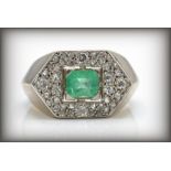 RETRO EMERALD AND DIAMOND PAVE SET RING