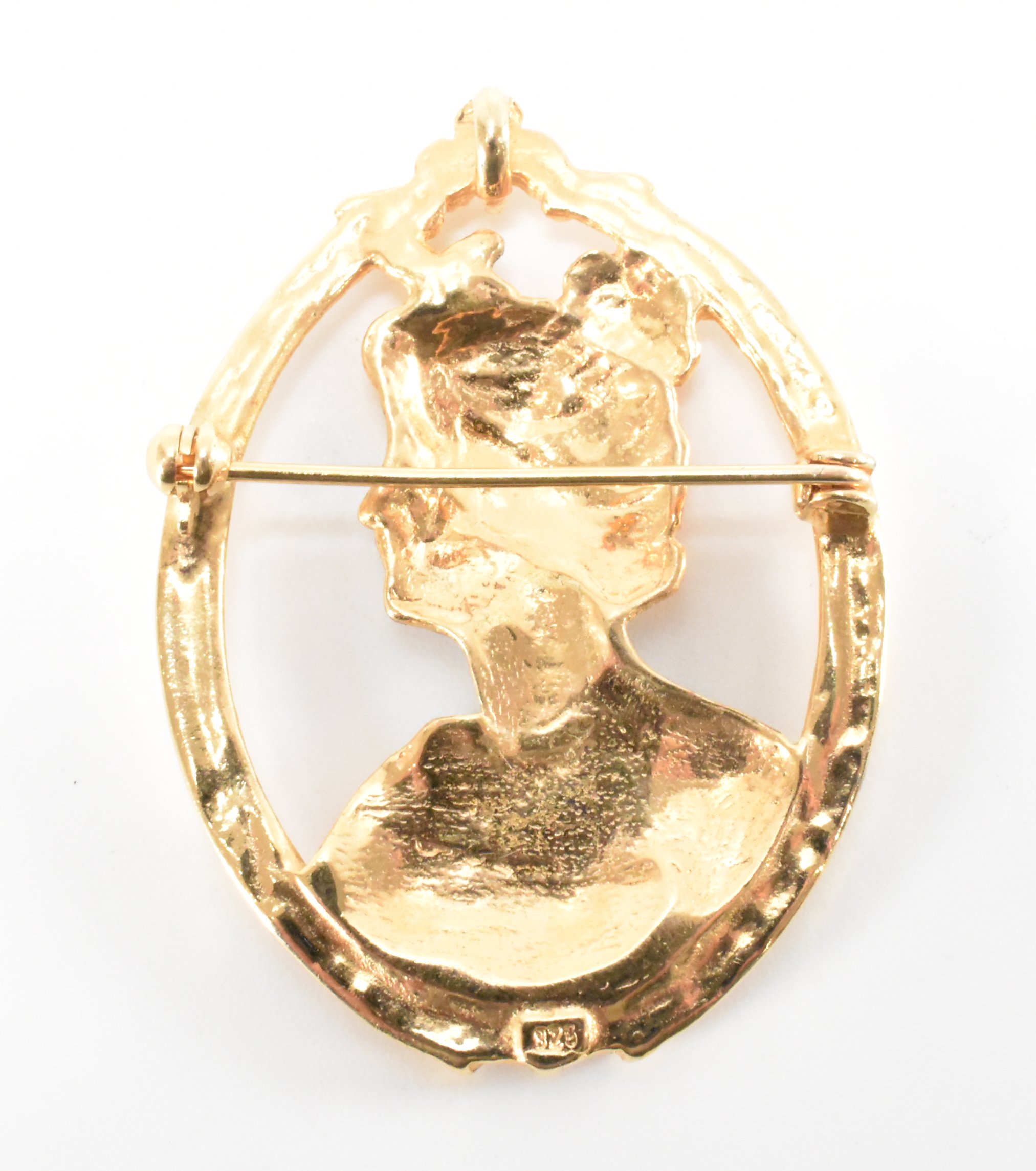 GILT SILVER CAMEO STYLE BROOCH - Image 2 of 2