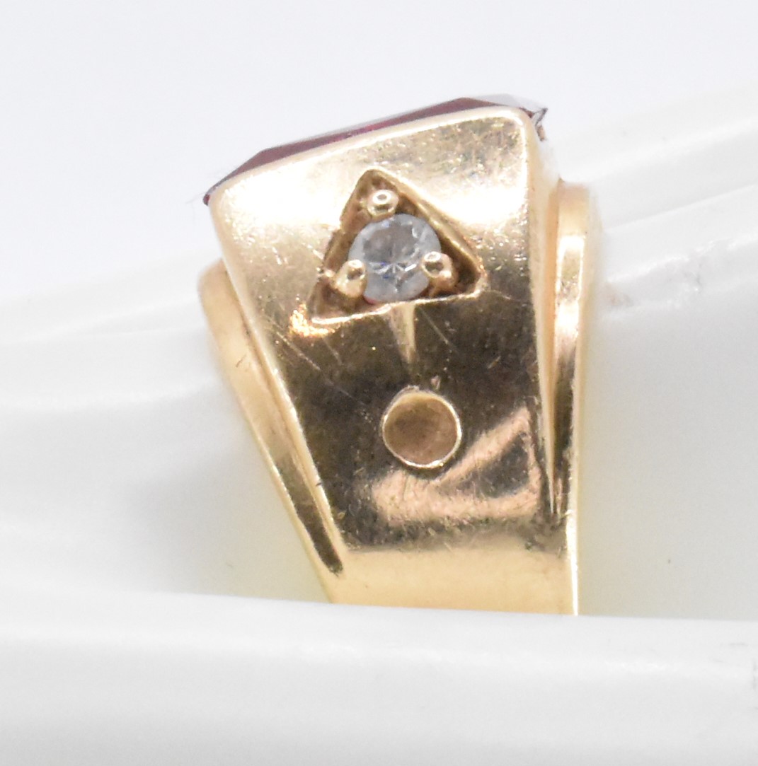 14CT GOLD & SYNTHETIC RUBY RING - Image 6 of 7