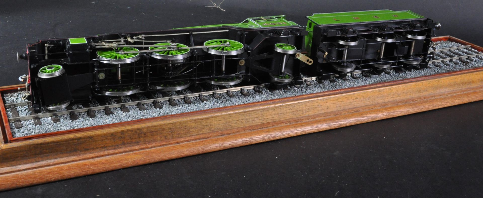 KIT BUILT BRASS O GAUGE MODEL RAILWAY LOCOMOTIVE - Bild 5 aus 6