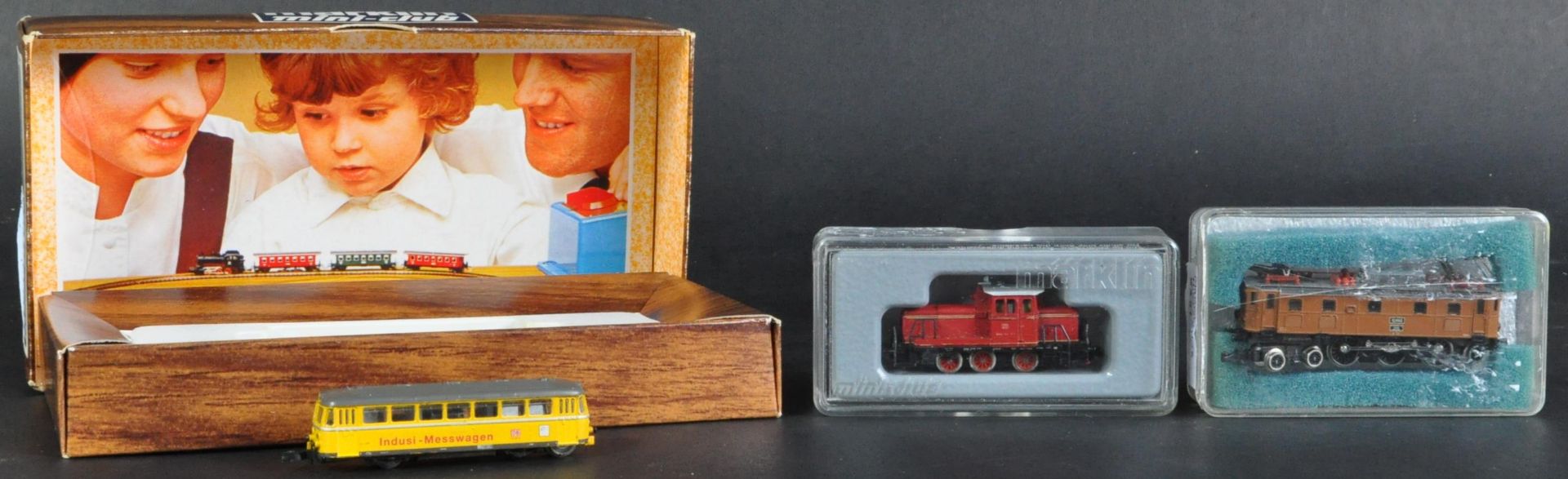 COLLECTION OF MARKLIN MINI Z GAUGE MODEL RAILWAY LOCOMOTIVES