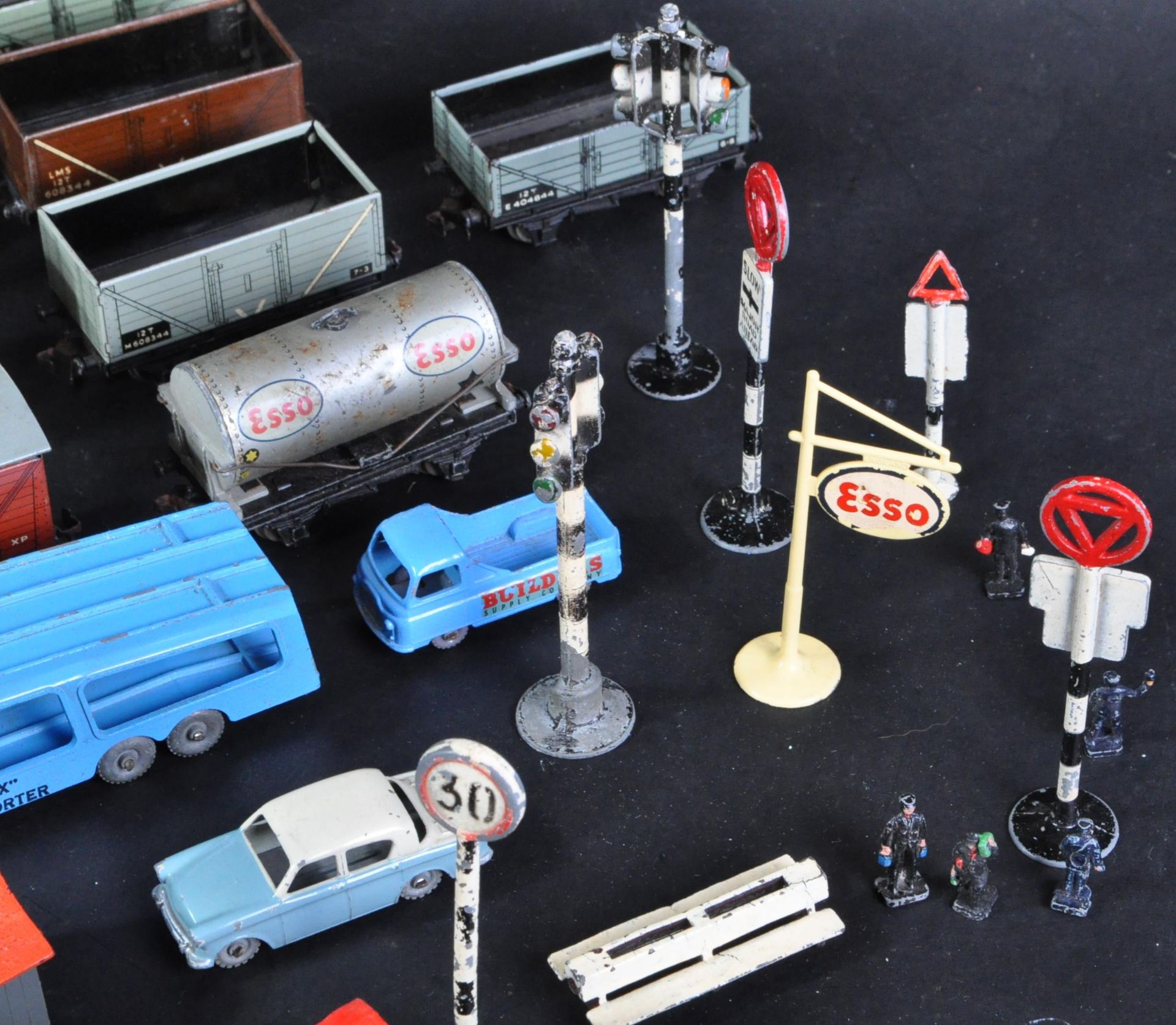 COLLECTION OF ASSORTED HORNBY DUBLO MODEL RAILWAY ITEMS - Bild 4 aus 6