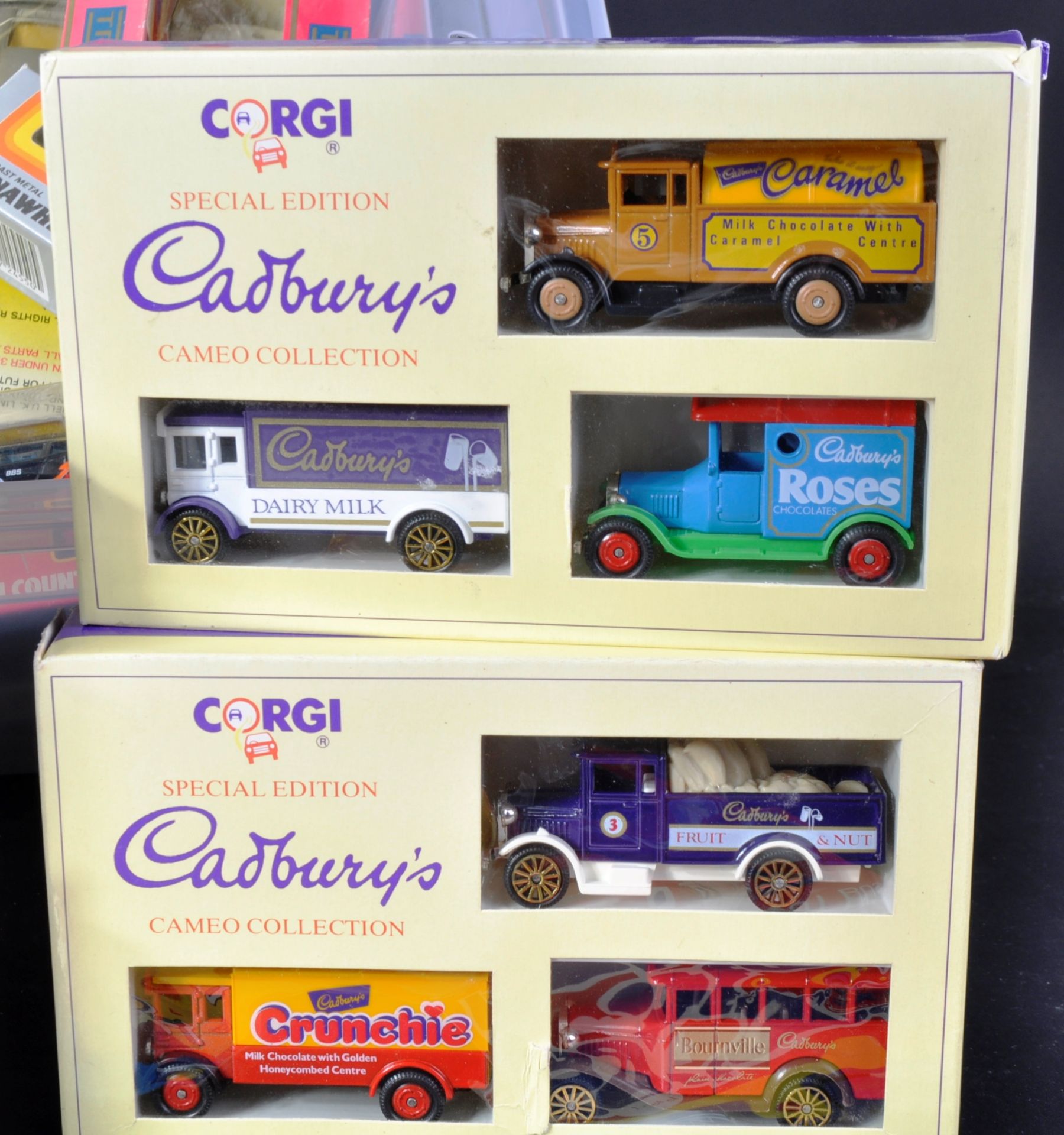 LARGE COLLECTION OF ASSORTED DIECAST MODEL CARS - Bild 5 aus 8