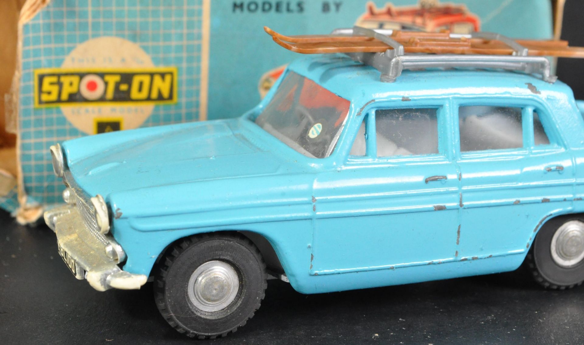 ORIGINAL VINTAGE TRIANG SPOT-ON DIECAST MODEL CAR - Bild 2 aus 5