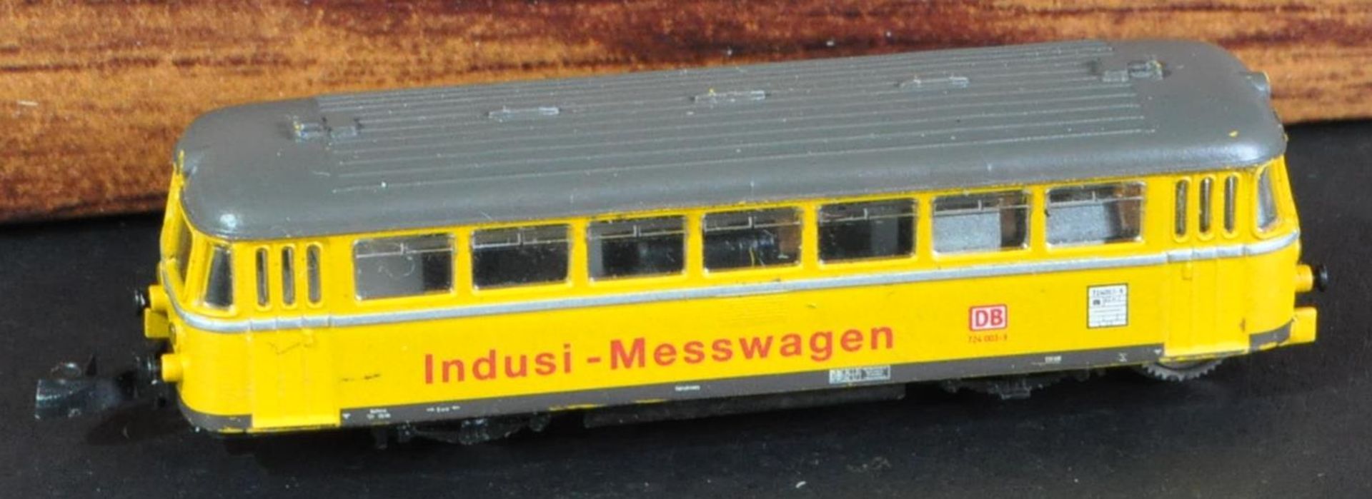 COLLECTION OF MARKLIN MINI Z GAUGE MODEL RAILWAY LOCOMOTIVES - Image 3 of 10