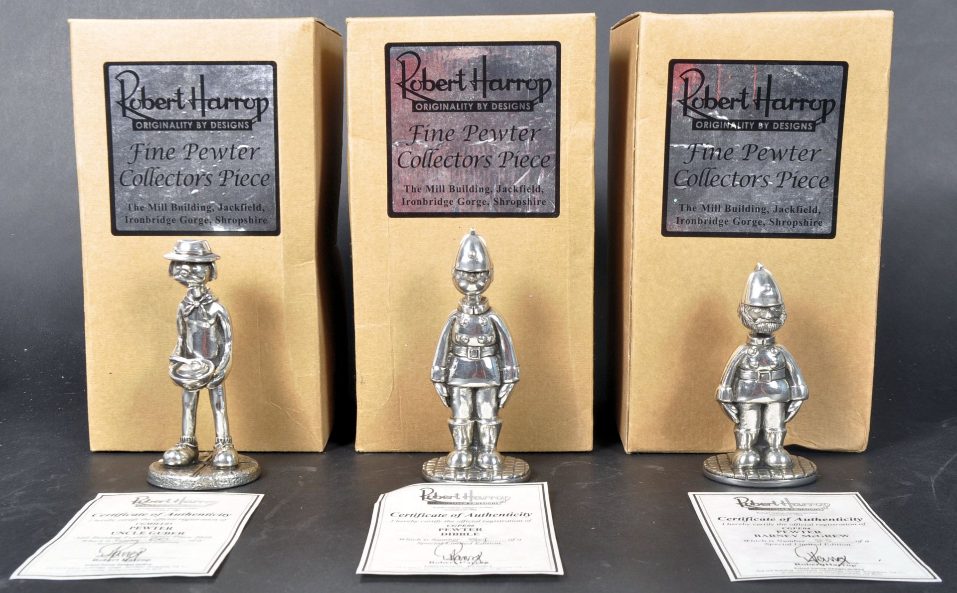 CAMBERWICK GREEN – ROBERT HARROP – FIGURINES / STATUES