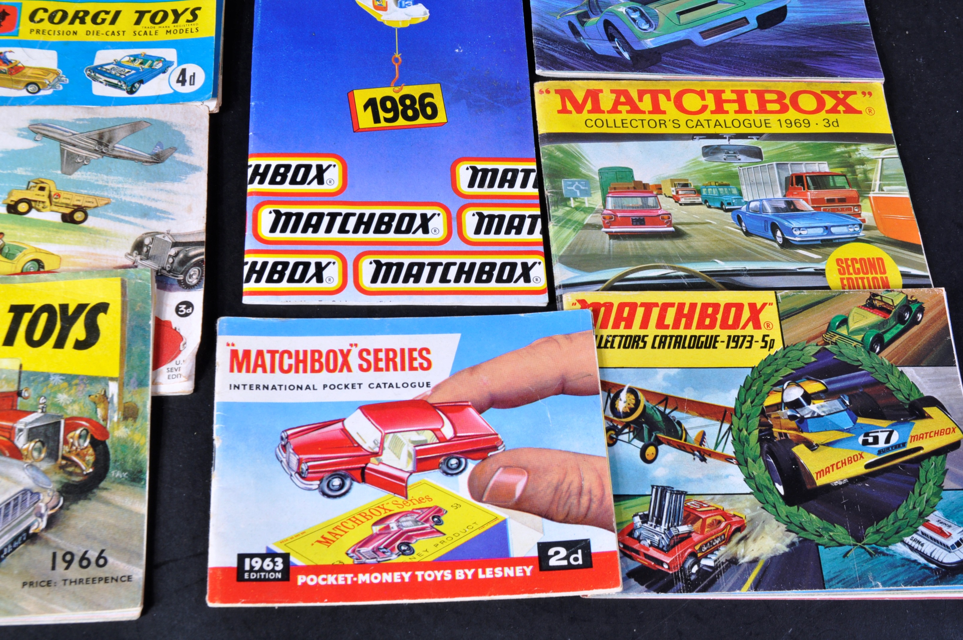 COLLECTION OF VINTAGE DIECAST COLLECTOR CATALOGUES & MAGAZINES - Image 4 of 8