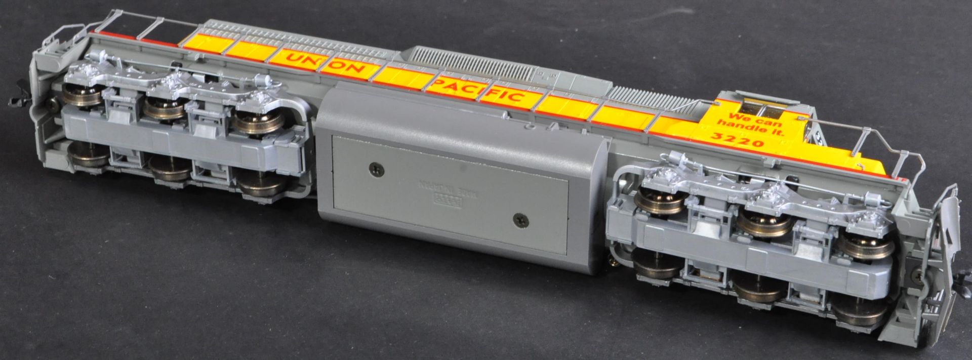 TWO HO / 00 GAUGE MODEL RAILWAY DIESEL TRAIN SET LOCOMOTIVES - Image 7 of 11