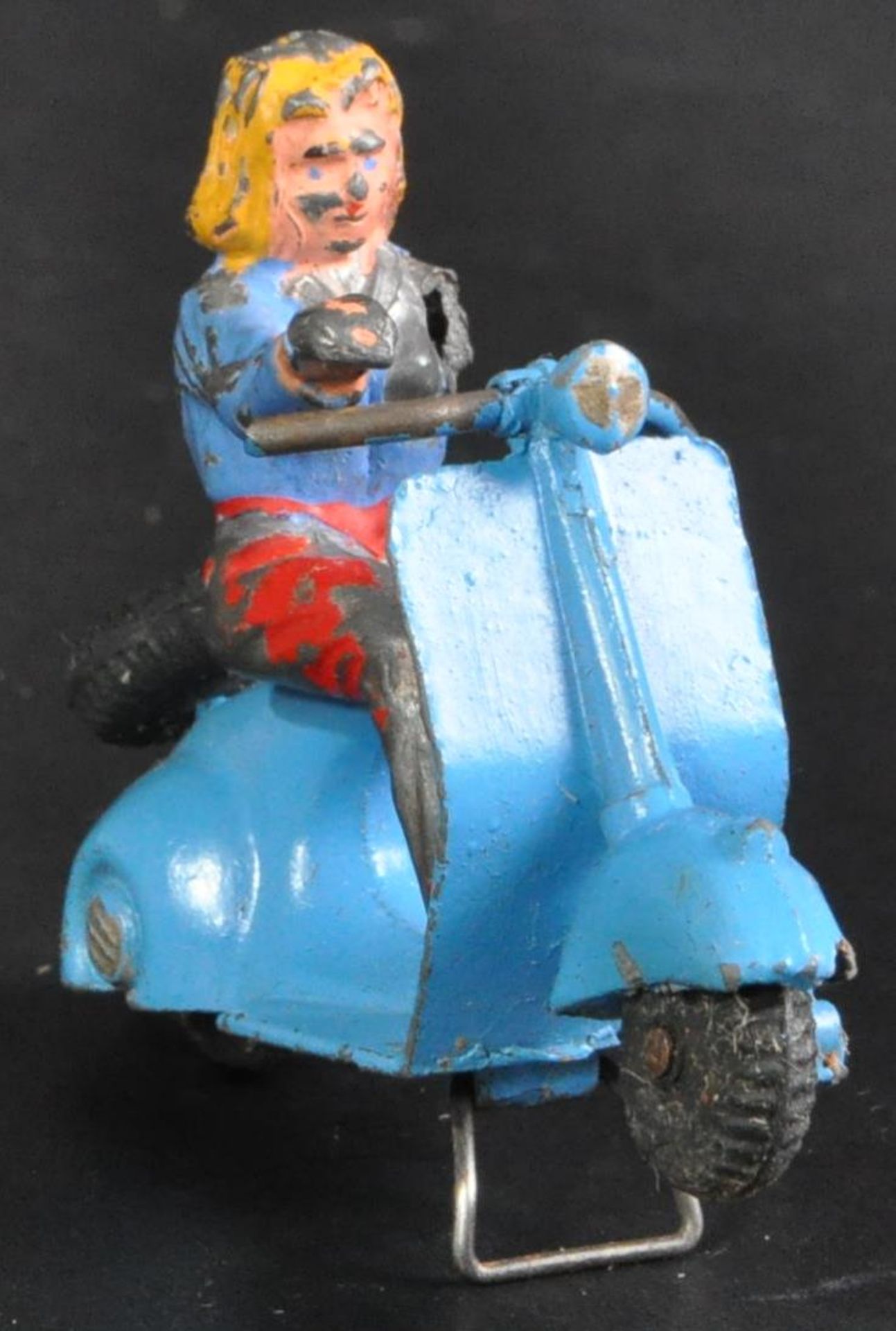 ORIGINAL VINTAGE MOKO POP-POP SERIES DIECAST MOTOR SCOOTER - Image 3 of 4