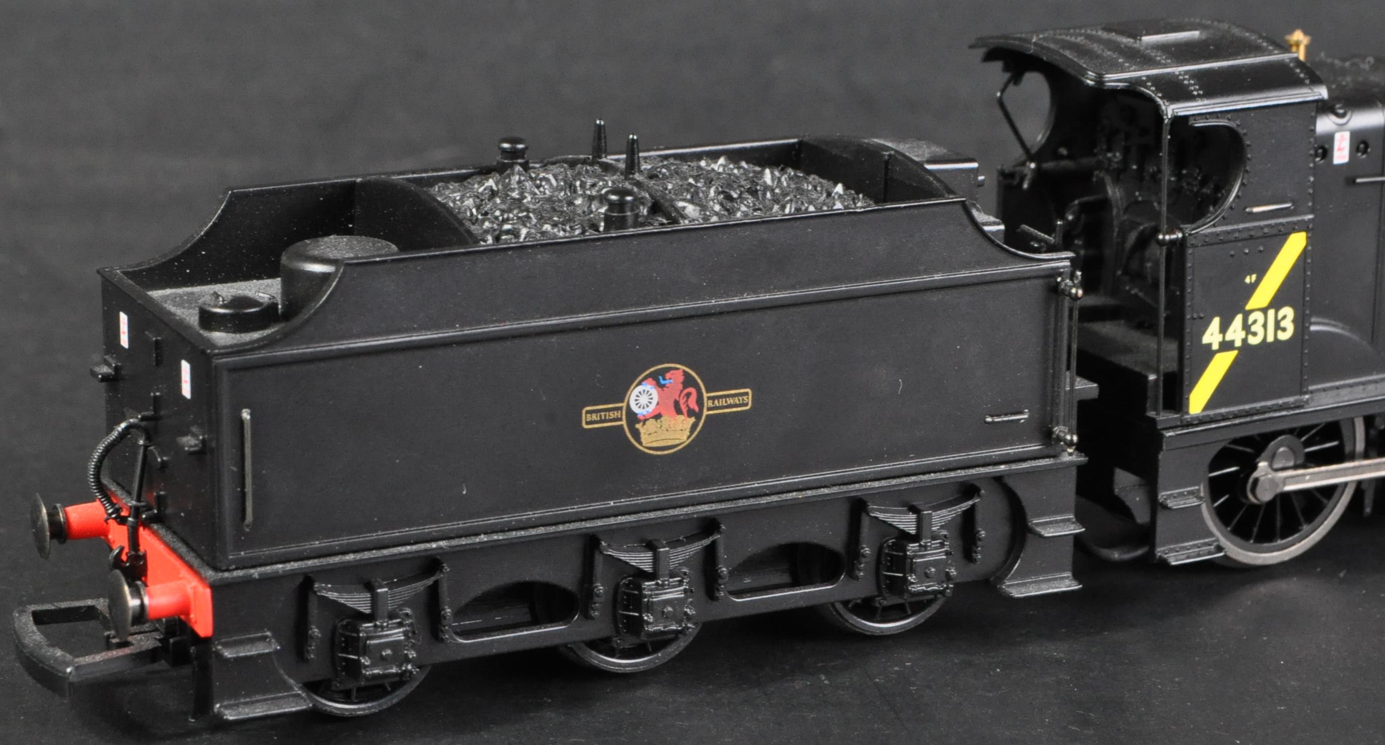 LIMITED EDITION HORNBY 00 GAUGE MODEL RAILWAY TRAINSET LOCOMOTIVE - Image 5 of 6