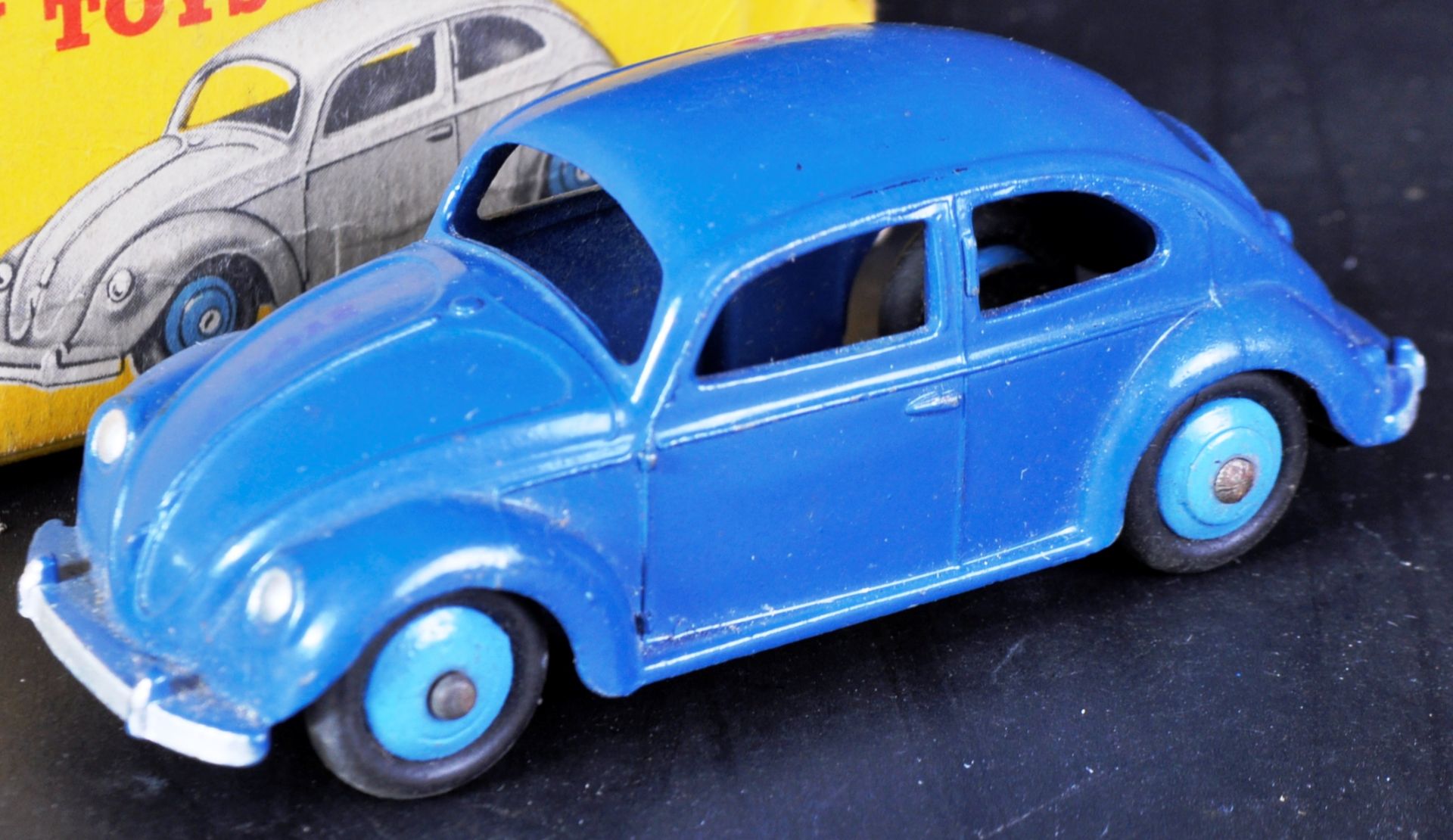 COLLECTION OF VINTAGE DINKY TOYS DIECAST MODEL CARS - Image 6 of 7