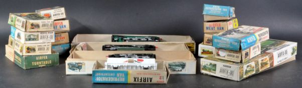 COLLECTION OF ASSORTED PLASTIC MODEL KITS OF RAILWAY INTEREST