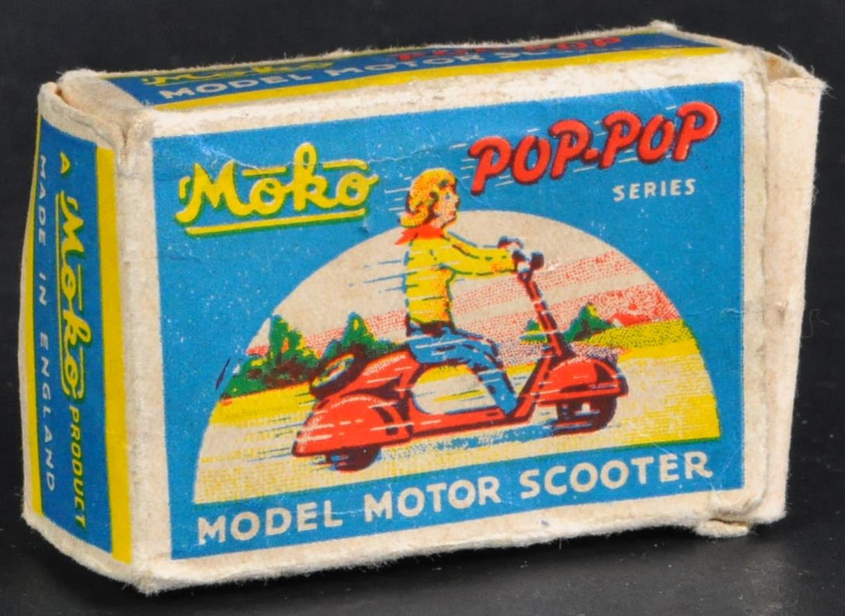 ORIGINAL VINTAGE MOKO POP-POP SERIES DIECAST MOTOR SCOOTER - Image 4 of 4