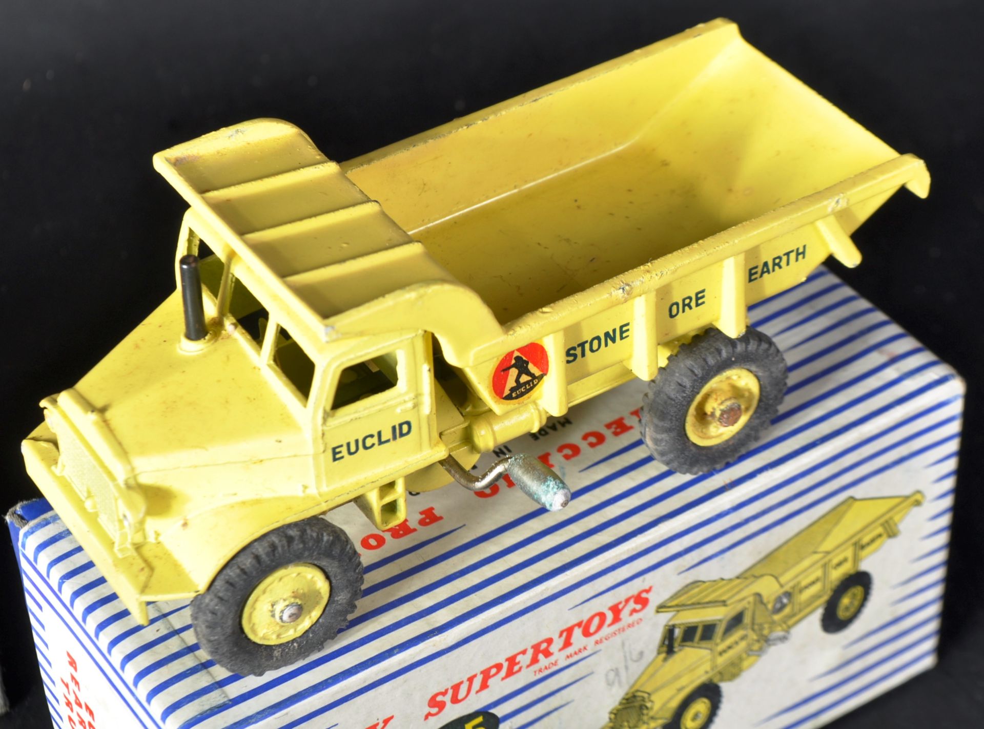 TWO VINTAGE DINKY SUPERTOYS DIECAST MODEL TRUCKS - Bild 6 aus 7