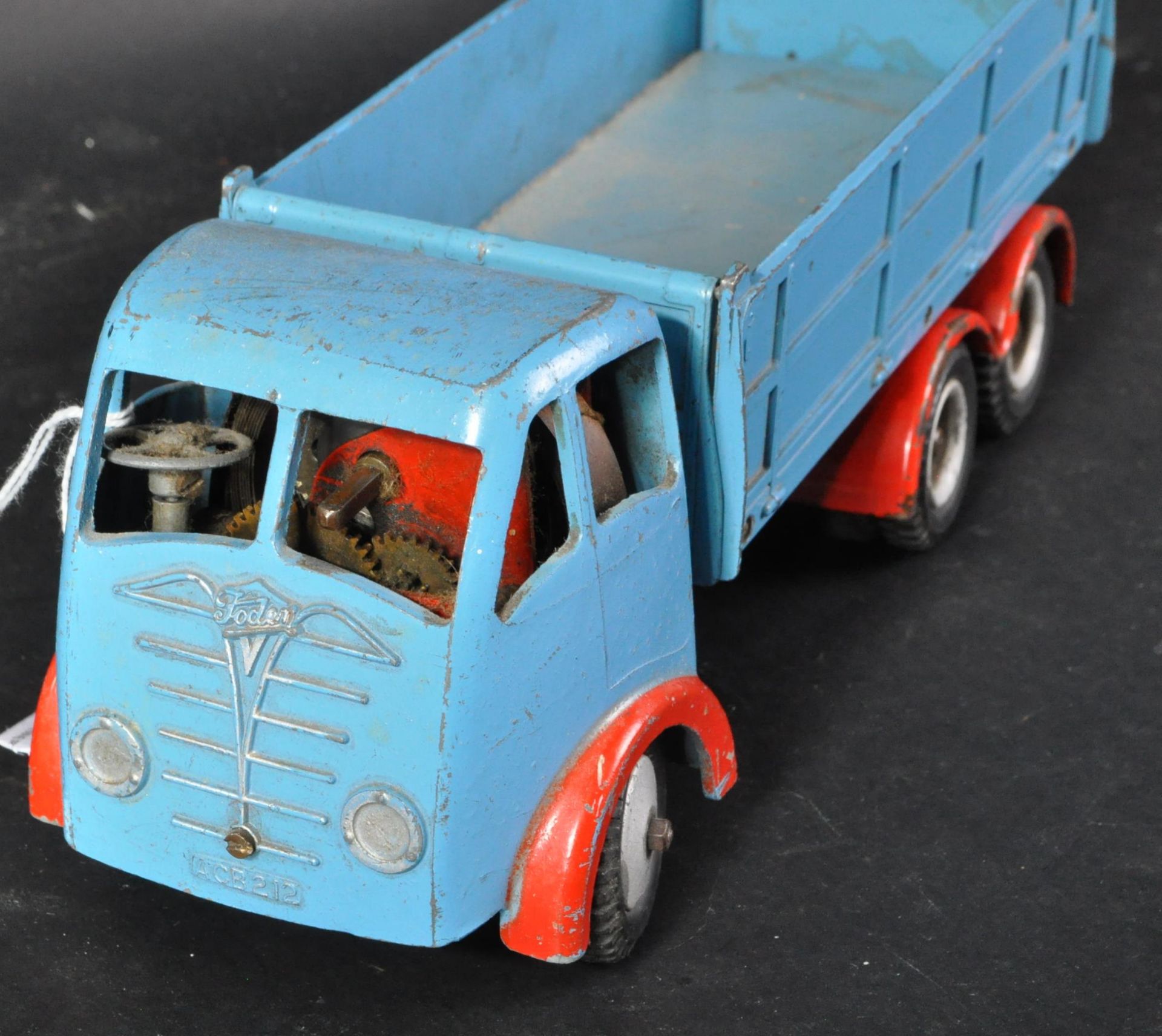 ORIGINAL VINTAGE SHAKLETON MADE DIECAST CLOCK WORK TRUCK - Image 3 of 4