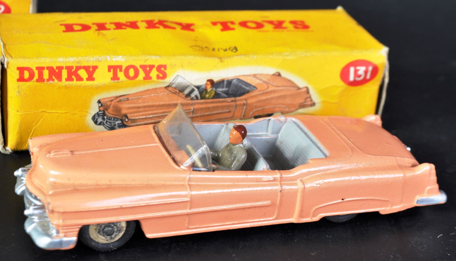 TWO ORIGINAL VINTAGE DINKY TOYS BOXED DIECAST MODEL CARS - Bild 3 aus 7