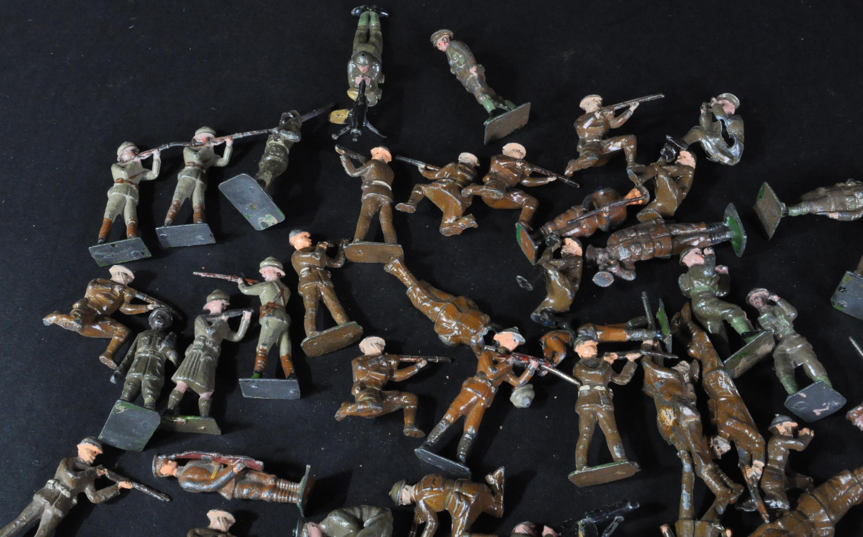 COLLECTION OF ASSORTED BRITAINS LEAD TOY SOLDIERS - Image 5 of 5