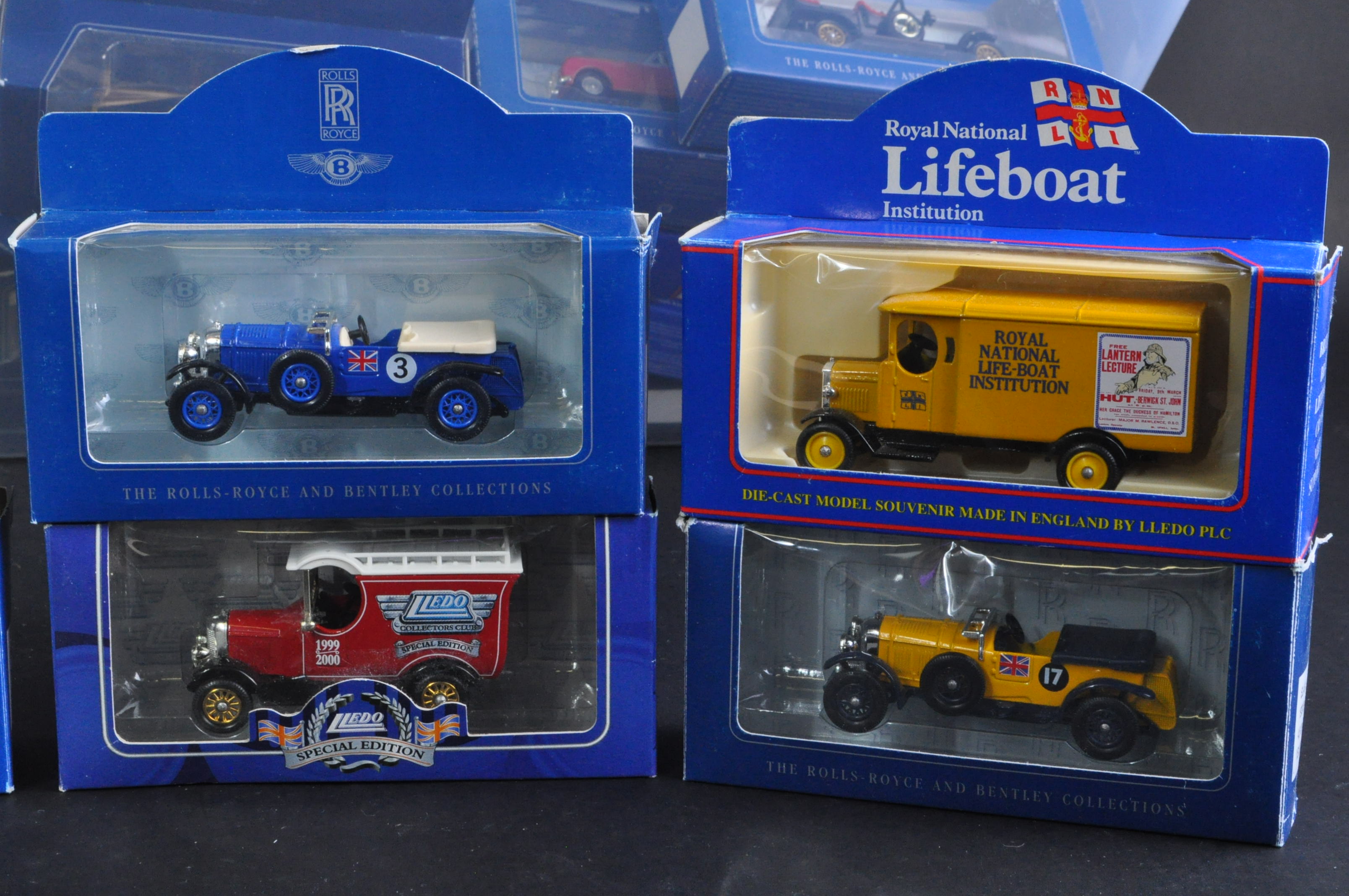 LARGE COLLECTION OF ASSORTED LLEDO DIECAST MODEL CARS - Image 5 of 6