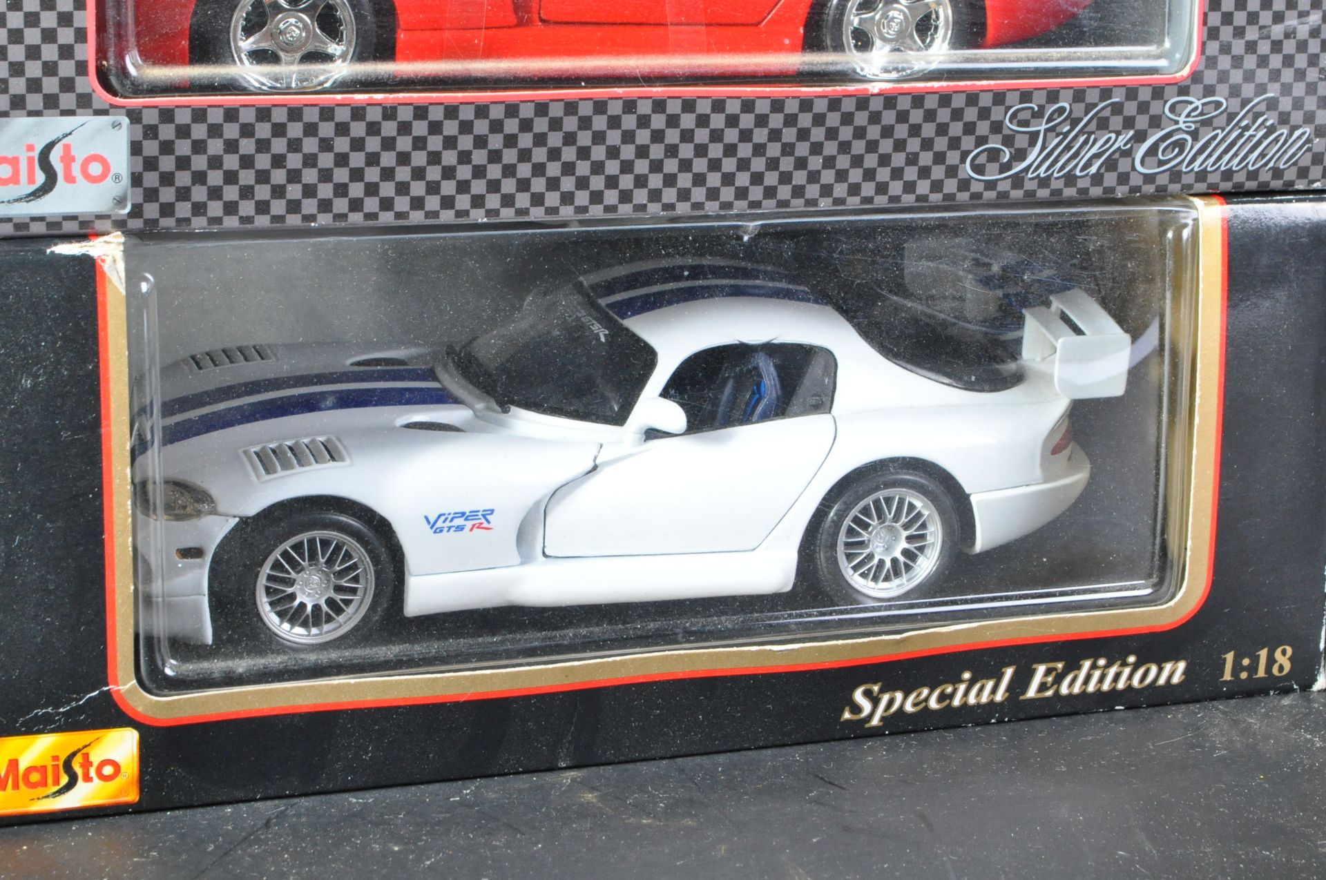 COLLECTION OF X4 MAISTO 1/18 SCALE DIECAST MODEL CARS - Image 3 of 5