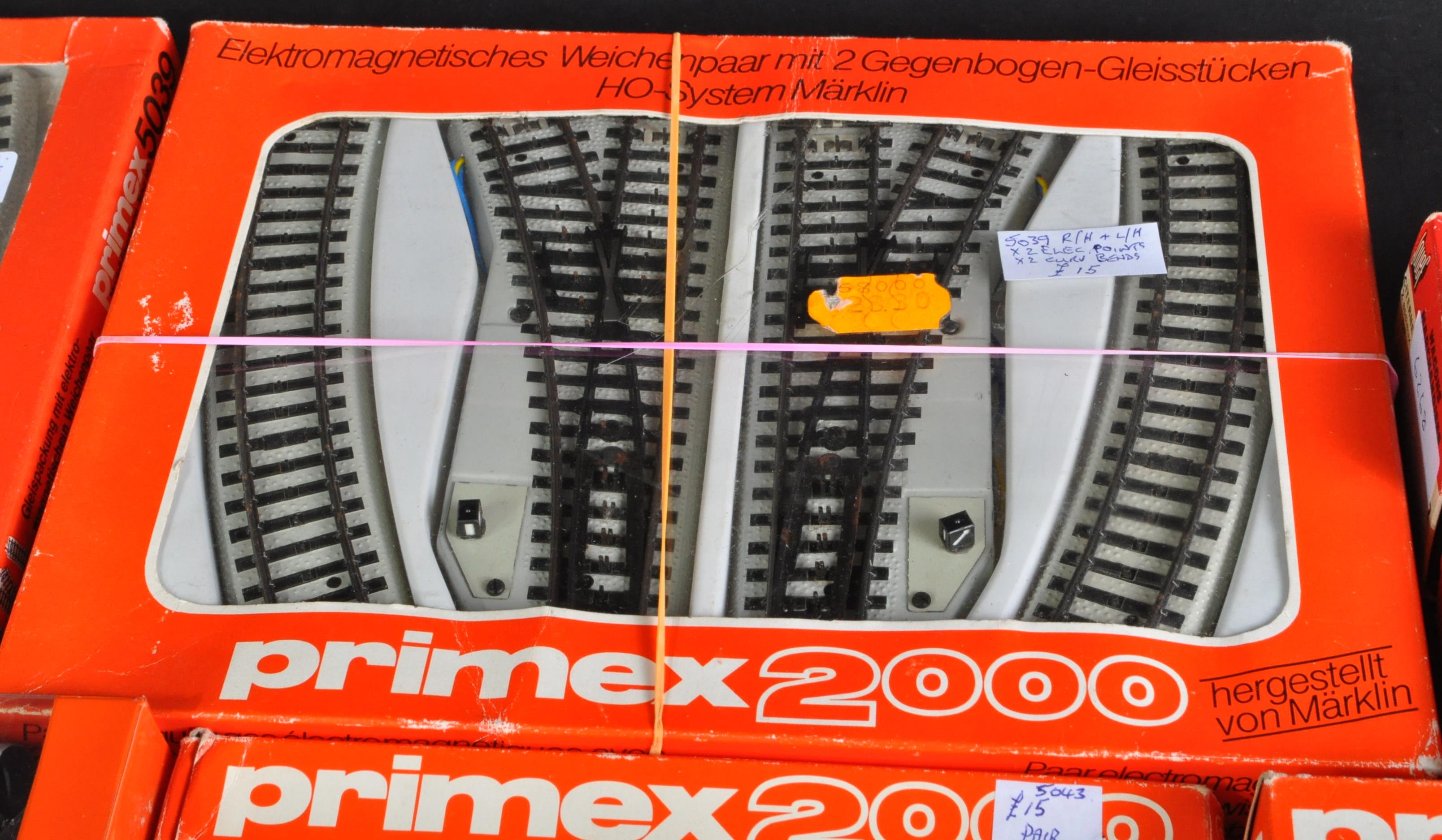 COLLECTION OF PRIMEX AND JOUEF HO / 00 GAUGE TRAINSET WAGONS & TRACK - Image 5 of 7