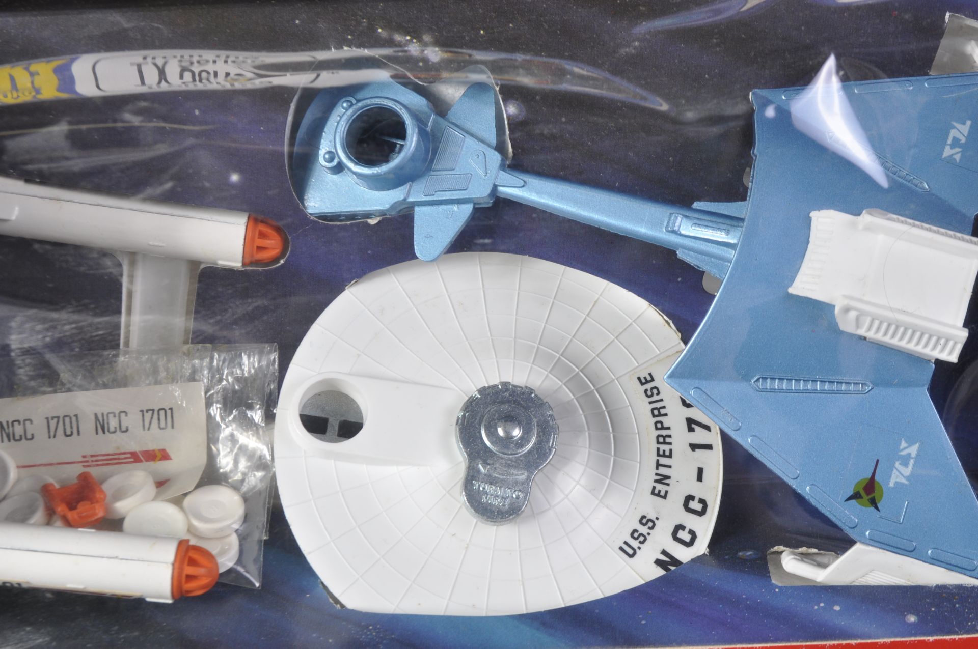 VINTAGE DINKY TOYS STAR TREK USS ENTERPRISE DIECAST MODEL - Image 3 of 7