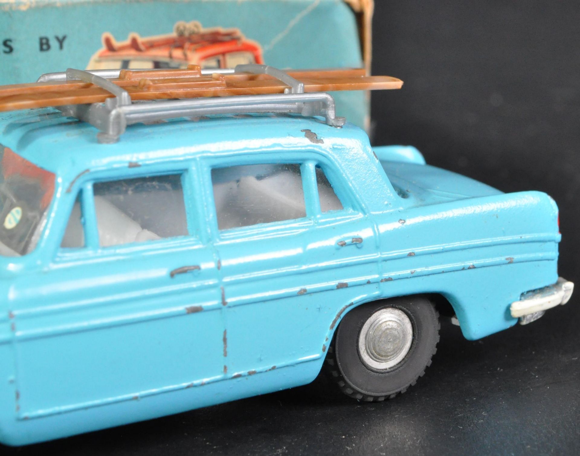 ORIGINAL VINTAGE TRIANG SPOT-ON DIECAST MODEL CAR - Bild 3 aus 5