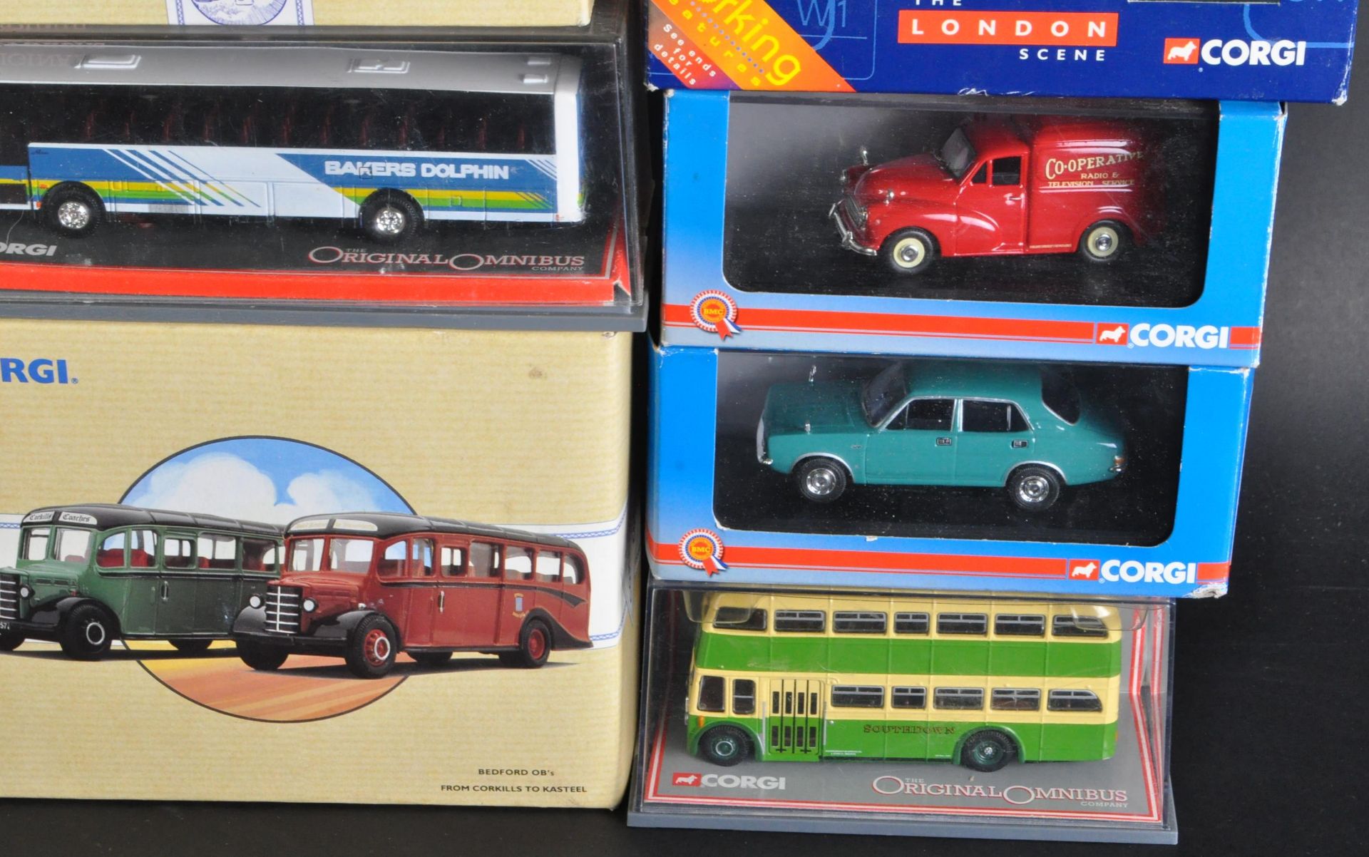 LARGE COLLECTION OF ASSORTED CORGI MADE DIECAST MODELS - Bild 4 aus 6