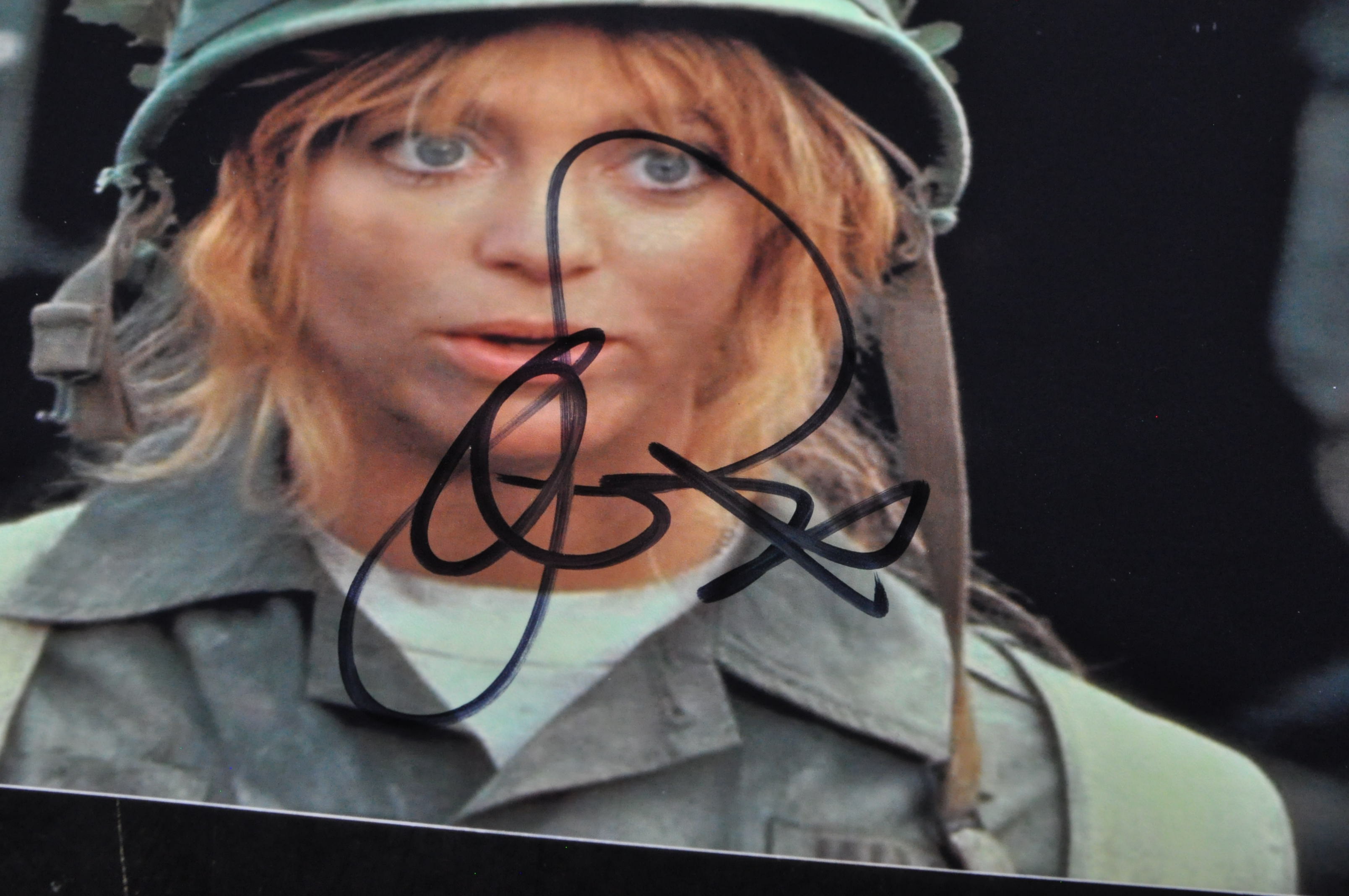 GOLDIE HAWN - PRIVATE BENJAMIN - AUTOGRAPHED 8X10" PHOTO - ACOA - Image 2 of 2