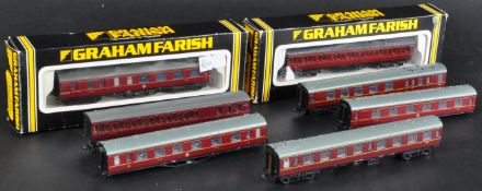 COLLECTION OF GRAHAM FARISH GAUGE MODEL RAILWAY CARRIAGES
