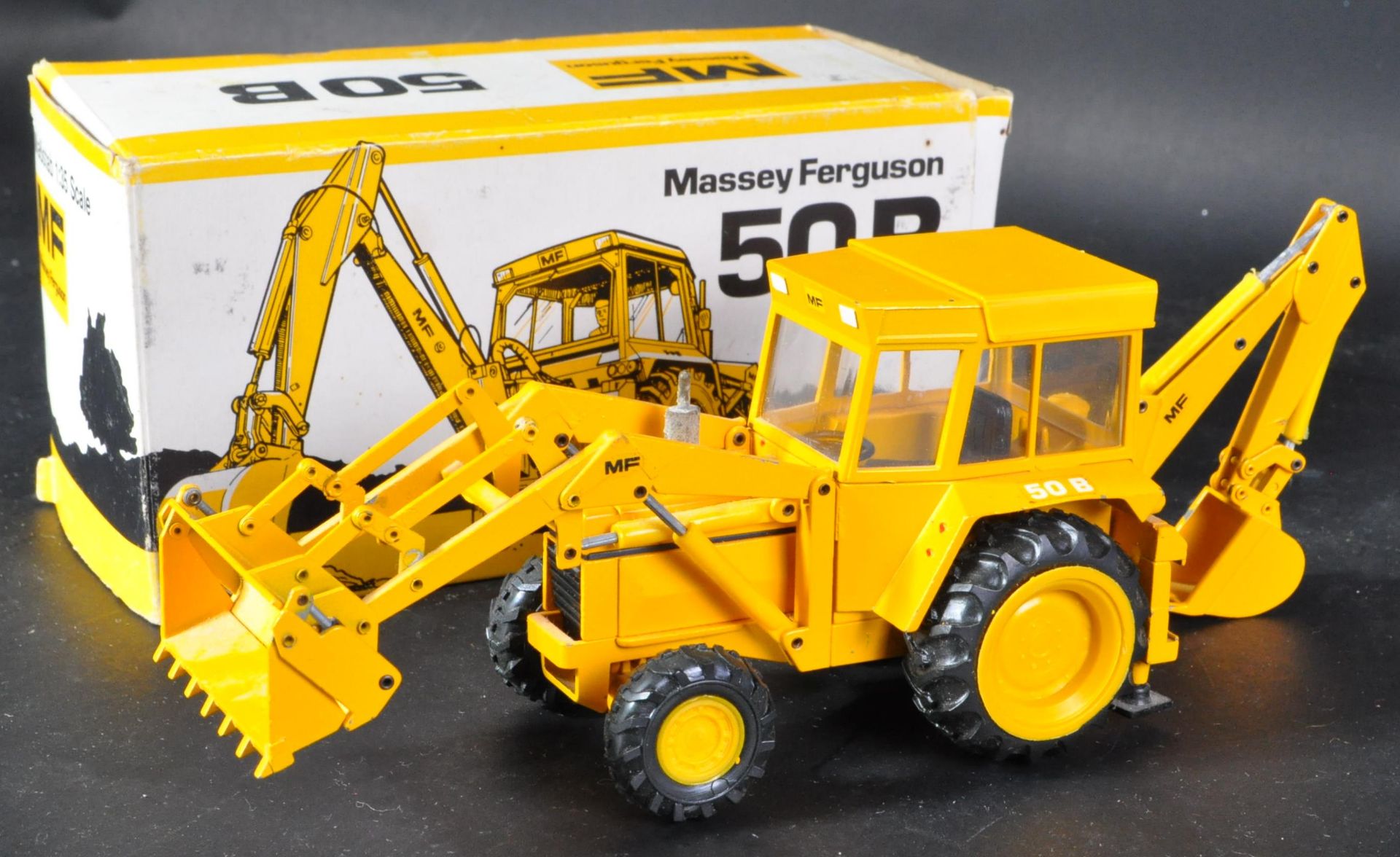 VINTAGE WEST GERMAN CONRAD MODELL MASSEY FERGUSON DIECAST - Bild 2 aus 5