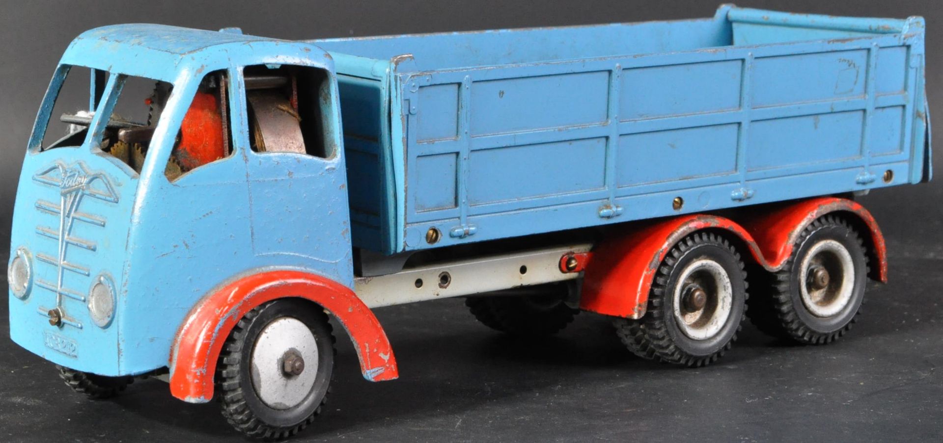 ORIGINAL VINTAGE SHAKLETON MADE DIECAST CLOCK WORK TRUCK