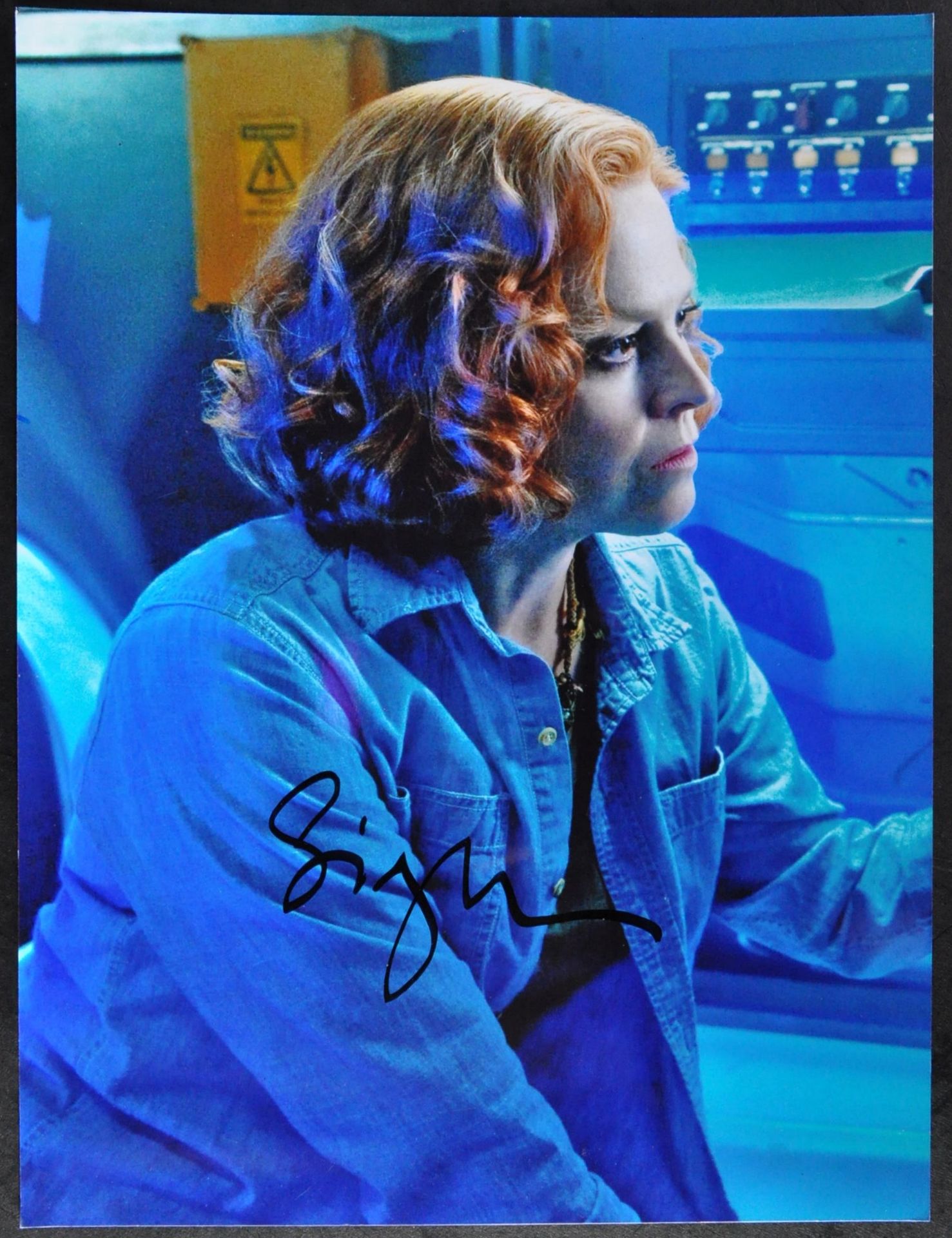 SIGOURNEY WEAVER - GHOSTBUSTERS / ALIEN - SIGNED 8X10" PHOTO - ACOA