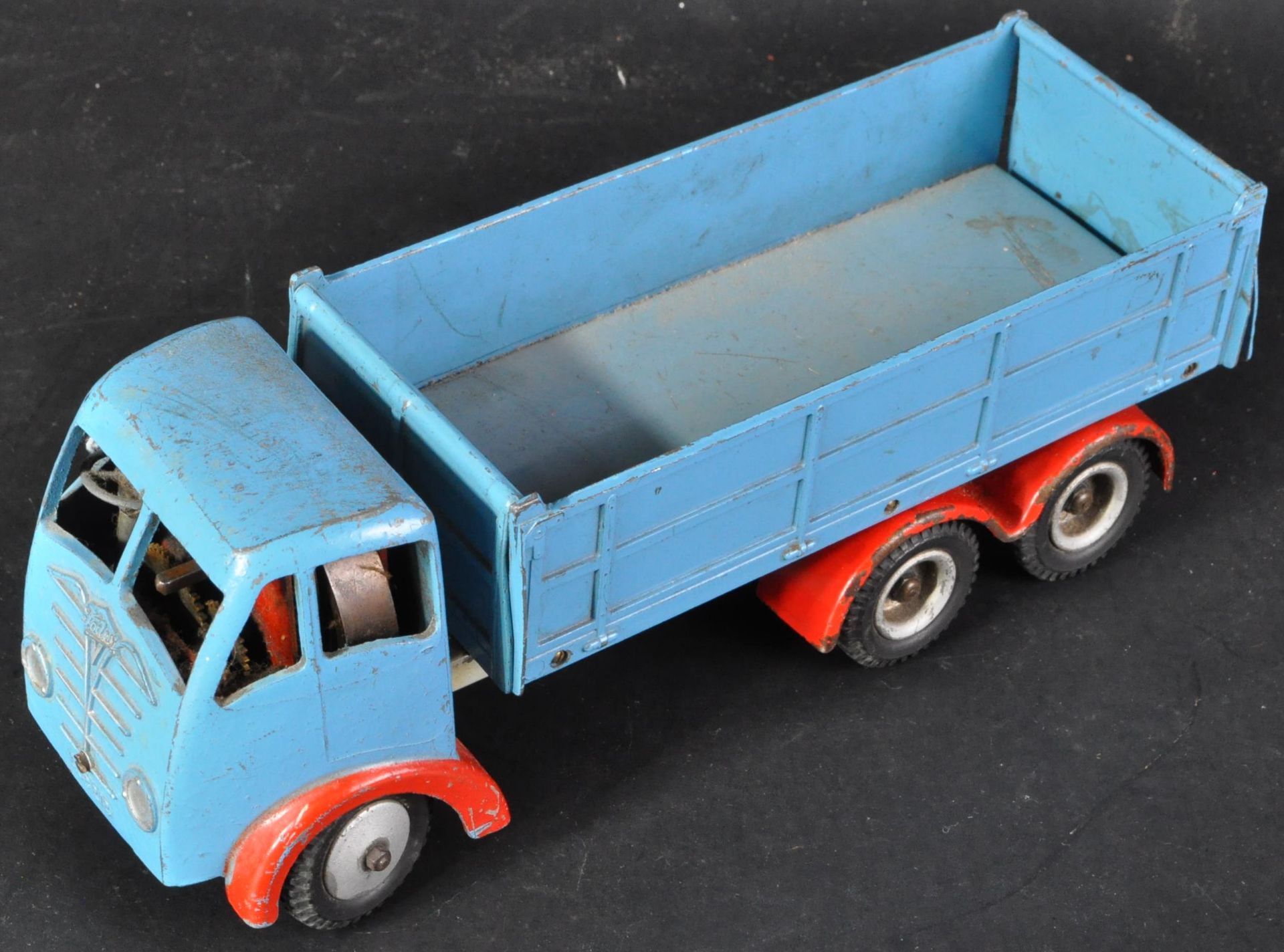 ORIGINAL VINTAGE SHAKLETON MADE DIECAST CLOCK WORK TRUCK - Image 2 of 4