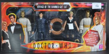 DOCTOR WHO - CHARACTER OPTIONS - VOYAGE OF THE DAMNED GIFT SET