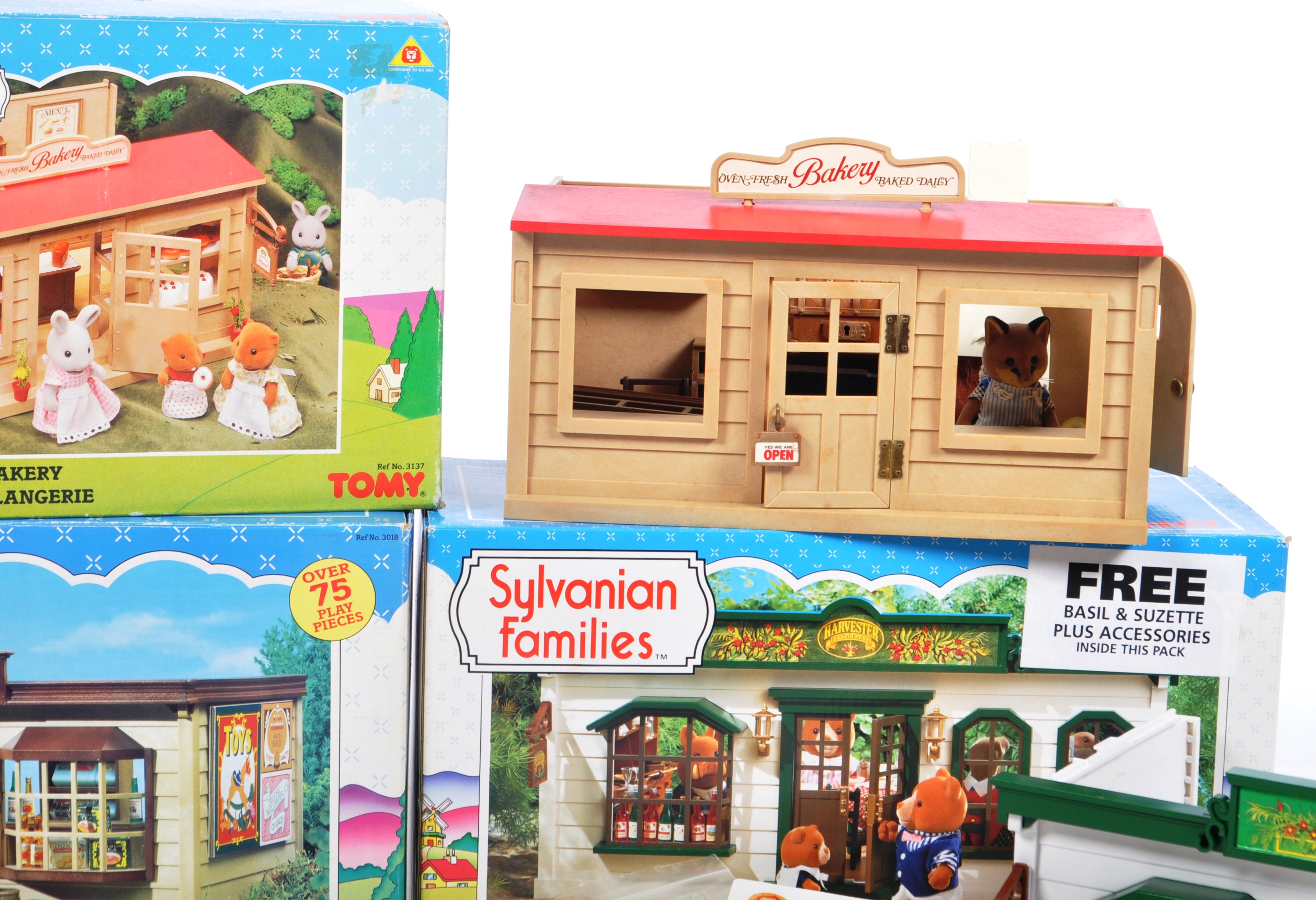 COLLECTION OF X3 VINTAGE SYLVANIAN FAMILIES PLAY SETS - Image 3 of 11