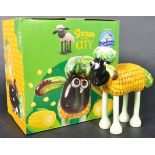 SHAUN THE SHEEP - SHAUN IN THE CITY COLLECTABLE FIGURINE