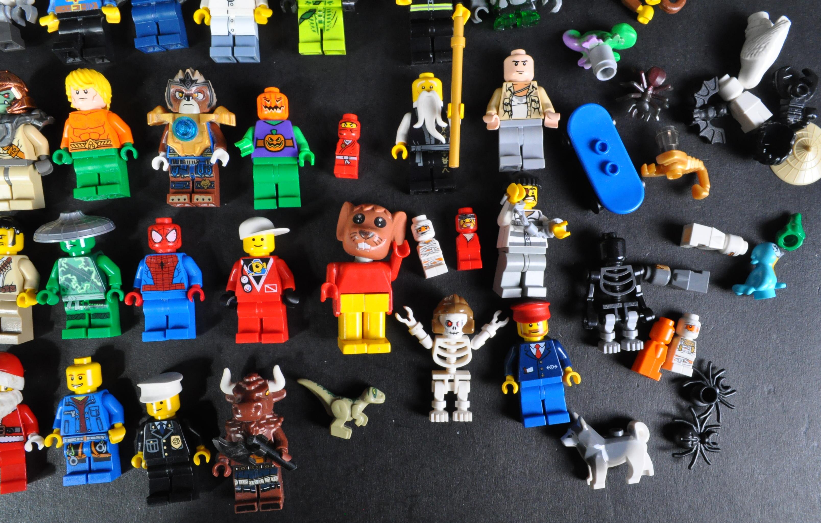 LARGE COLLECTION OF ASSORTED LEGO MINIFIGURES - Image 4 of 6