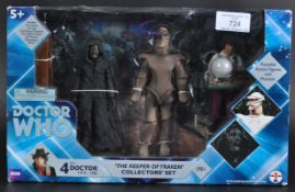 DOCTOR WHO - CHARACTER OPTIONS - 4TH DOCTOR ACTION FIGURE SET