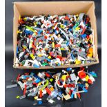 LARGE COLLECTION OF ASSORTED LOOSE LEGO BRICKS