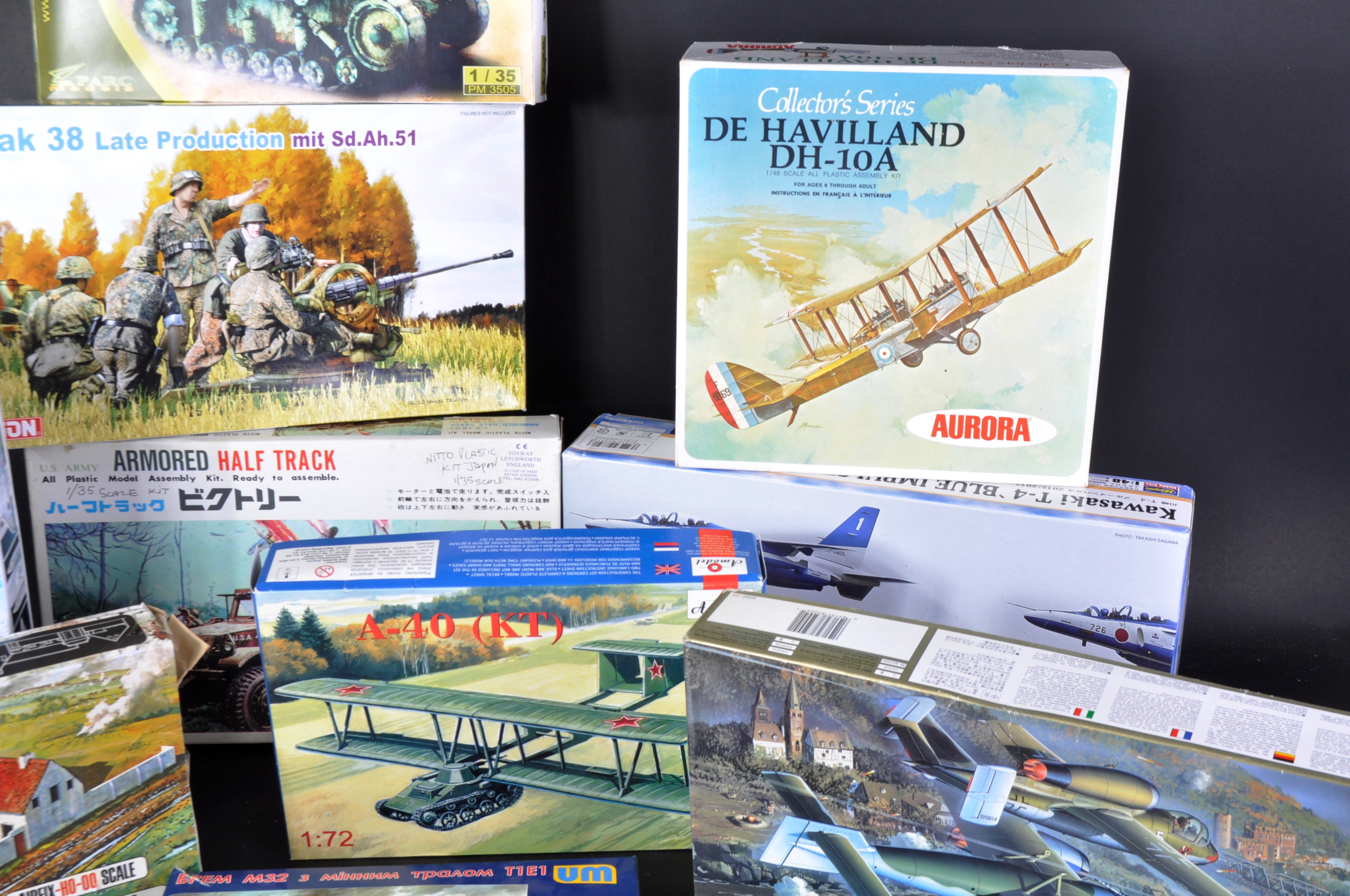 LARGE COLLECTION OF ASSORTED PLASTIC MODEL KITS - Image 5 of 8