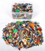 LARGE COLLECTION OF ASSORTED LOOSE LEGO BRICKS