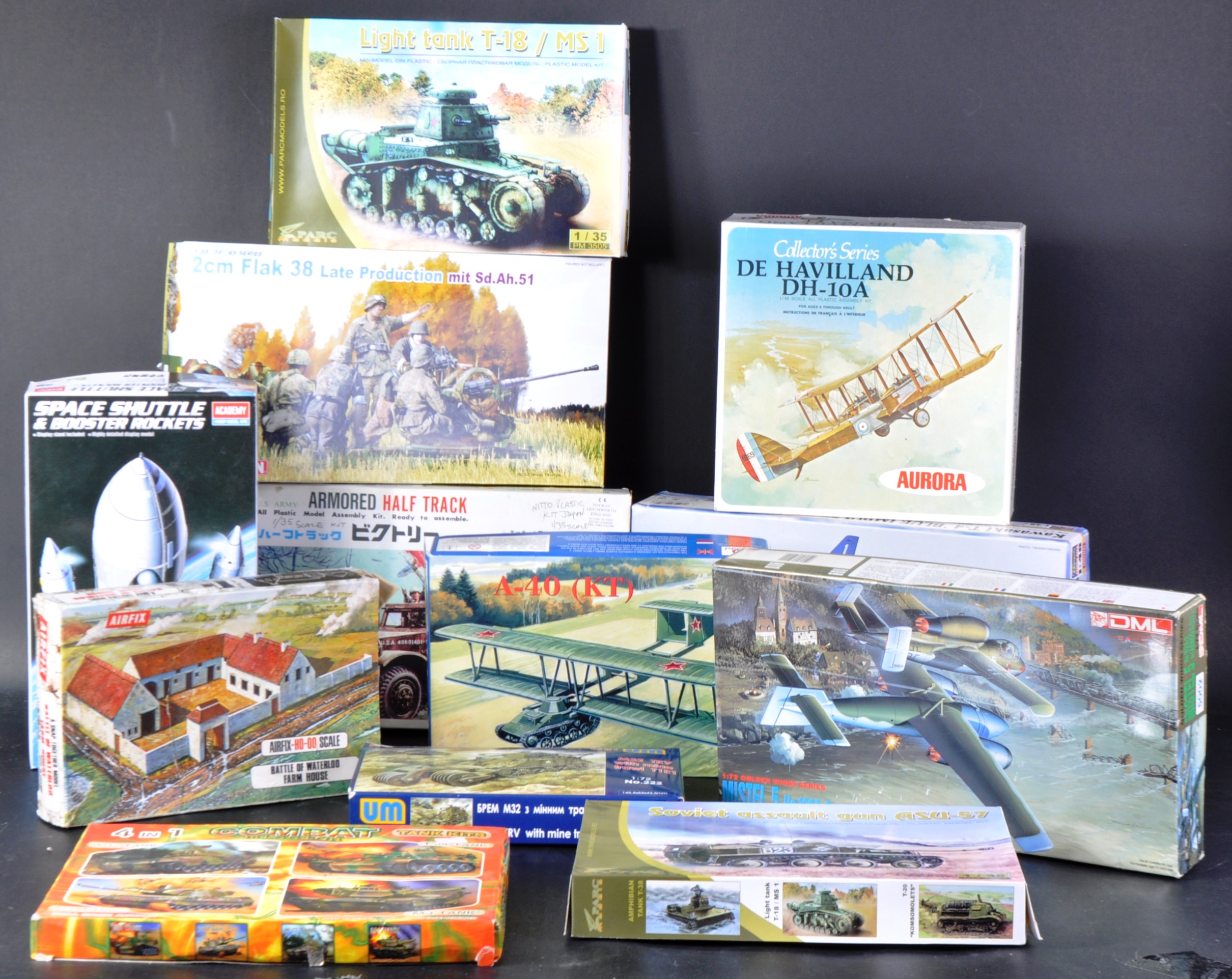 LARGE COLLECTION OF ASSORTED PLASTIC MODEL KITS