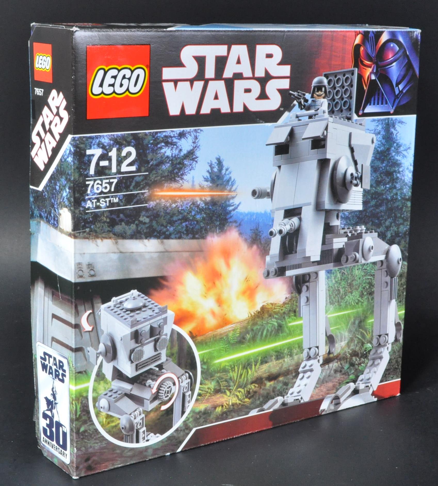 LEGO - LEGO STAR WARS 7657 AT-ST AND COLLECTION OF MINIFIGURES - Image 5 of 5