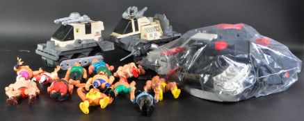 LARGE COLLECTION OF ASSORTED VINTAGE ACTION FIGURE PLAYSET
