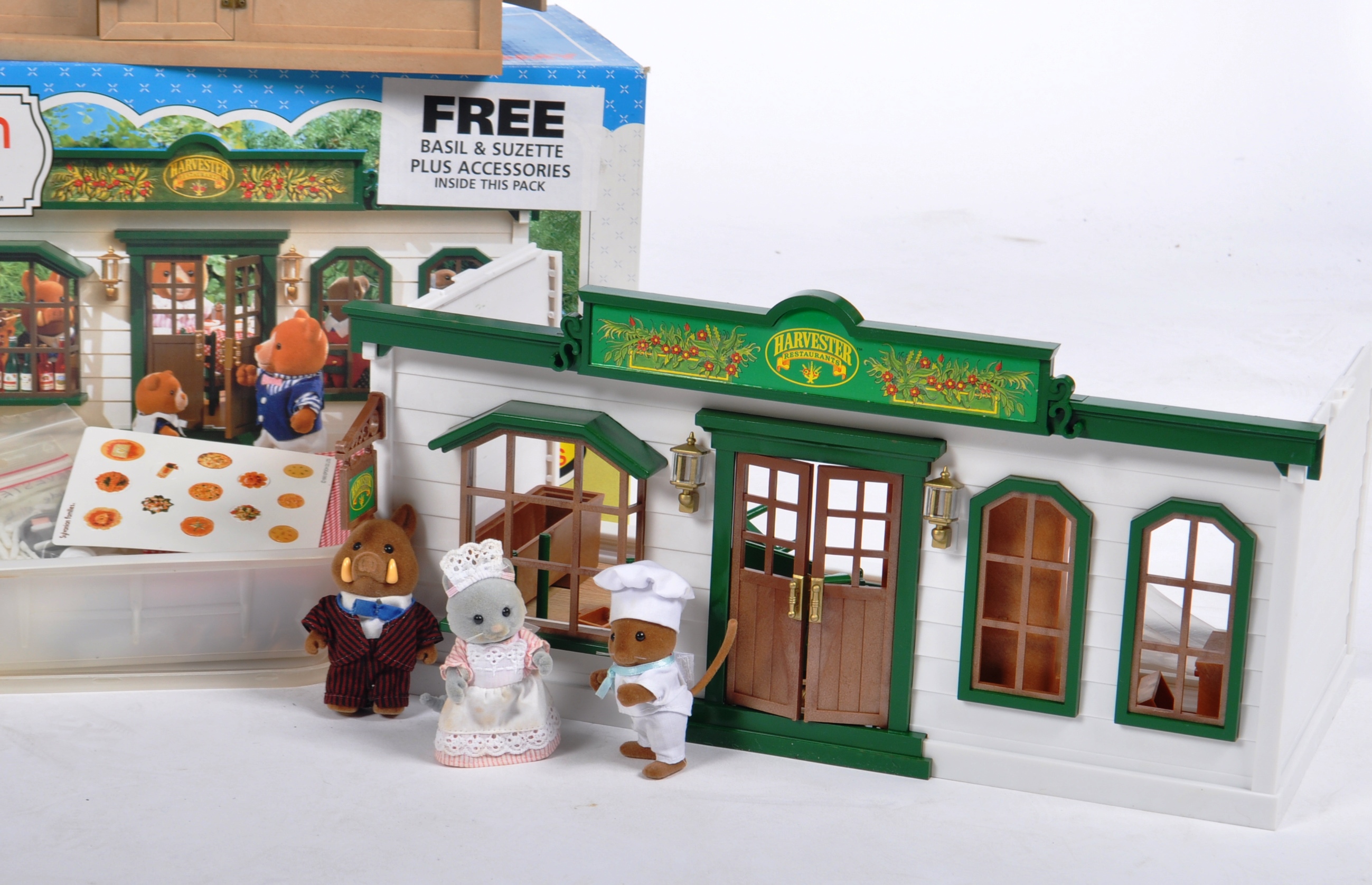 COLLECTION OF X3 VINTAGE SYLVANIAN FAMILIES PLAY SETS - Image 4 of 11