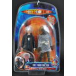 DOCTOR WHO - CHARACTER OPTIONS - THIRD DOCTOR FIGURE