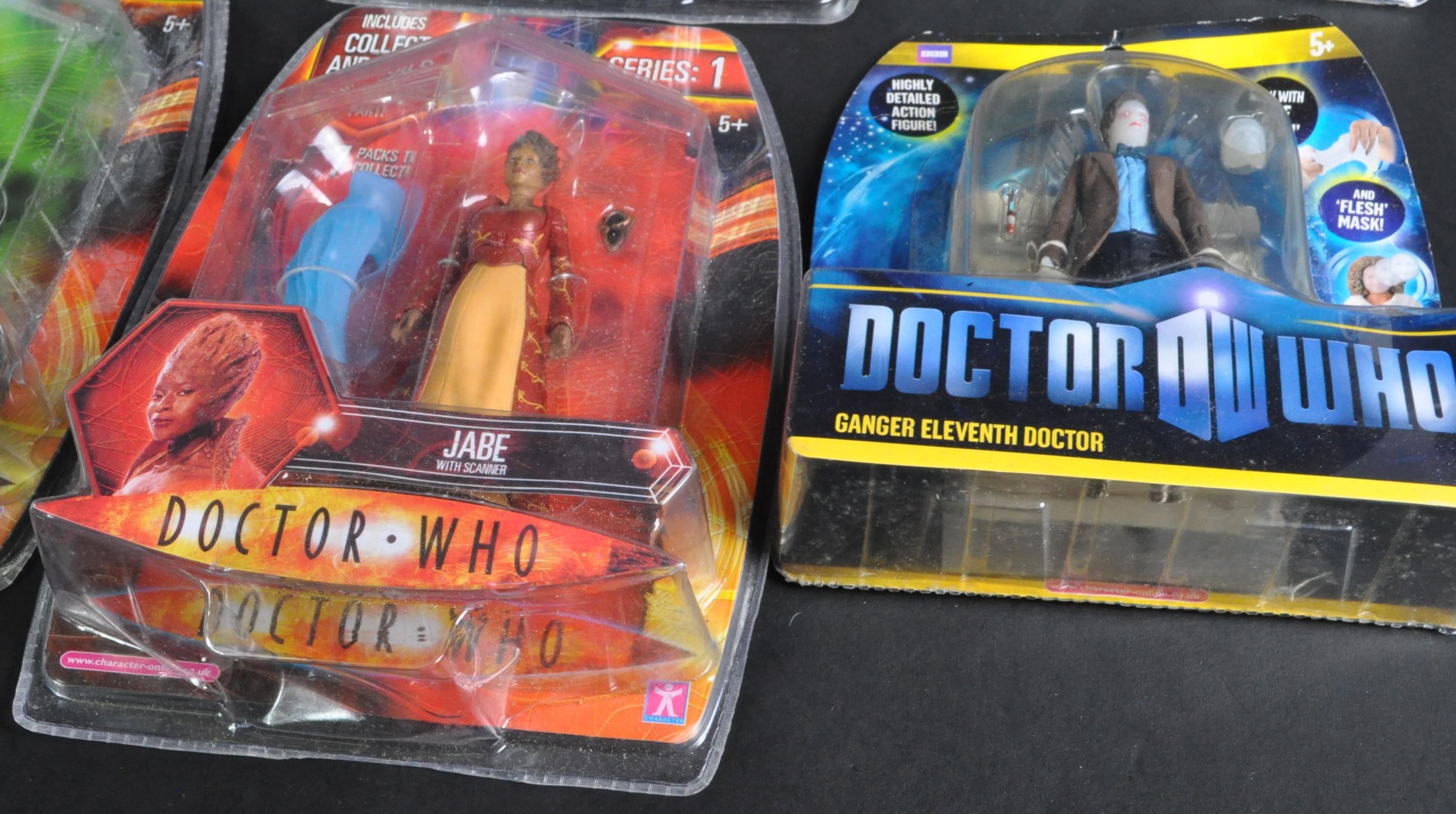 DOCTOR WHO - CHARACTER OPTIONS - COLLECTION OF ACTION FIGURES - Image 6 of 8