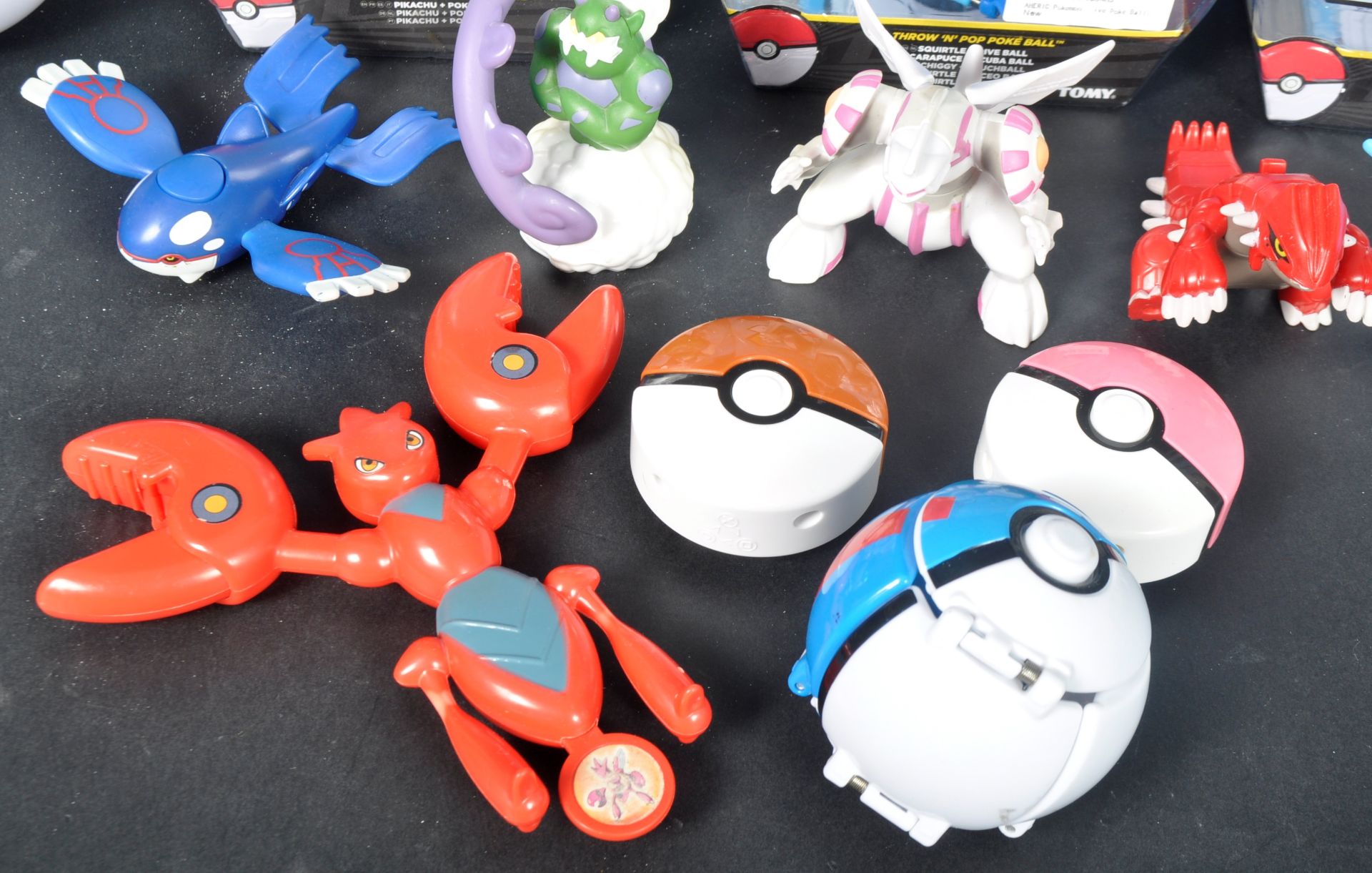 POKEMON - SELECTION OF TOY FIGURES AND OTHERS - Bild 7 aus 7