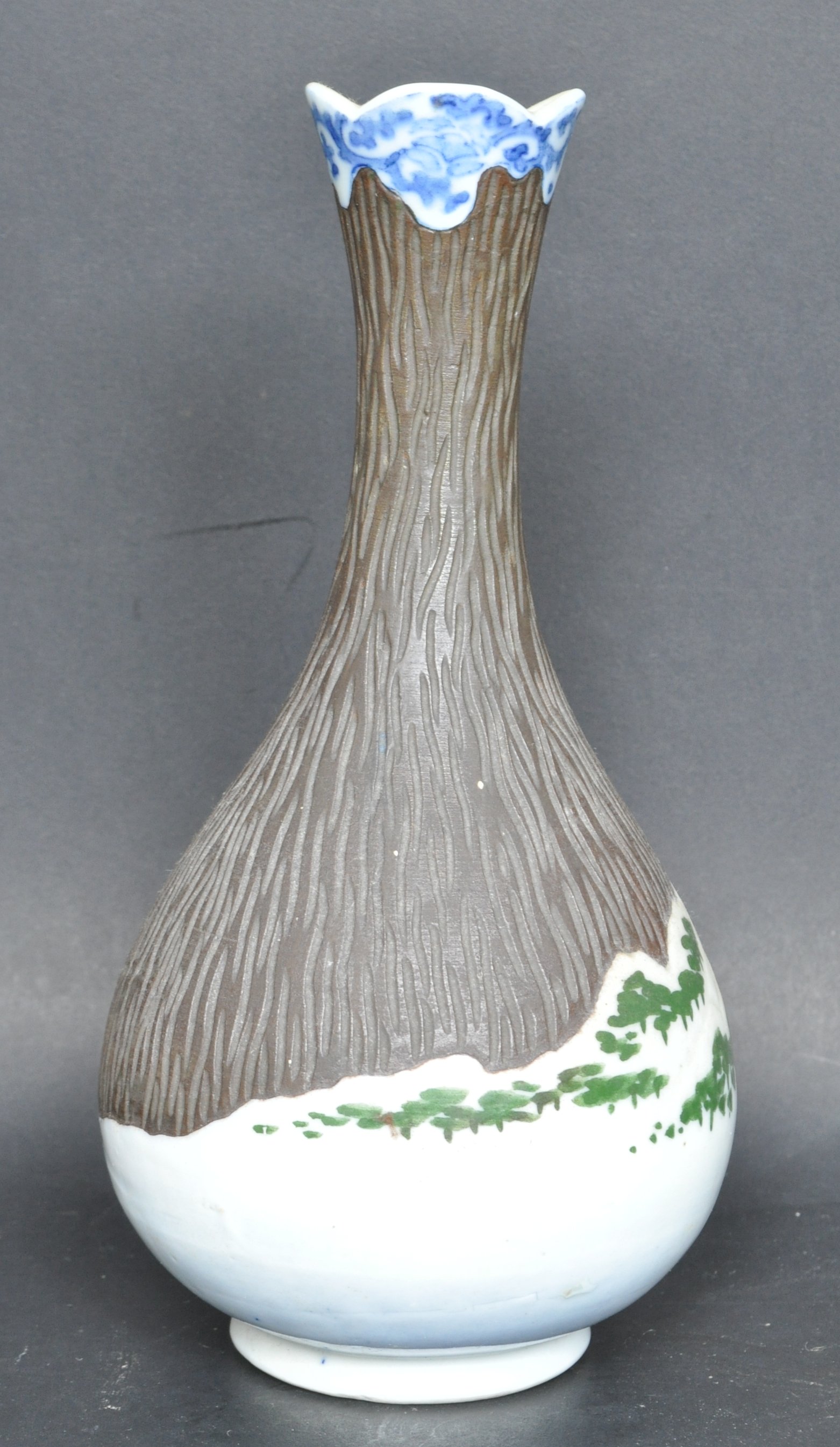 JAPANESE ORIENTAL CERAMIC PORCELAIN MOUNT FUJI VASE - Image 4 of 6