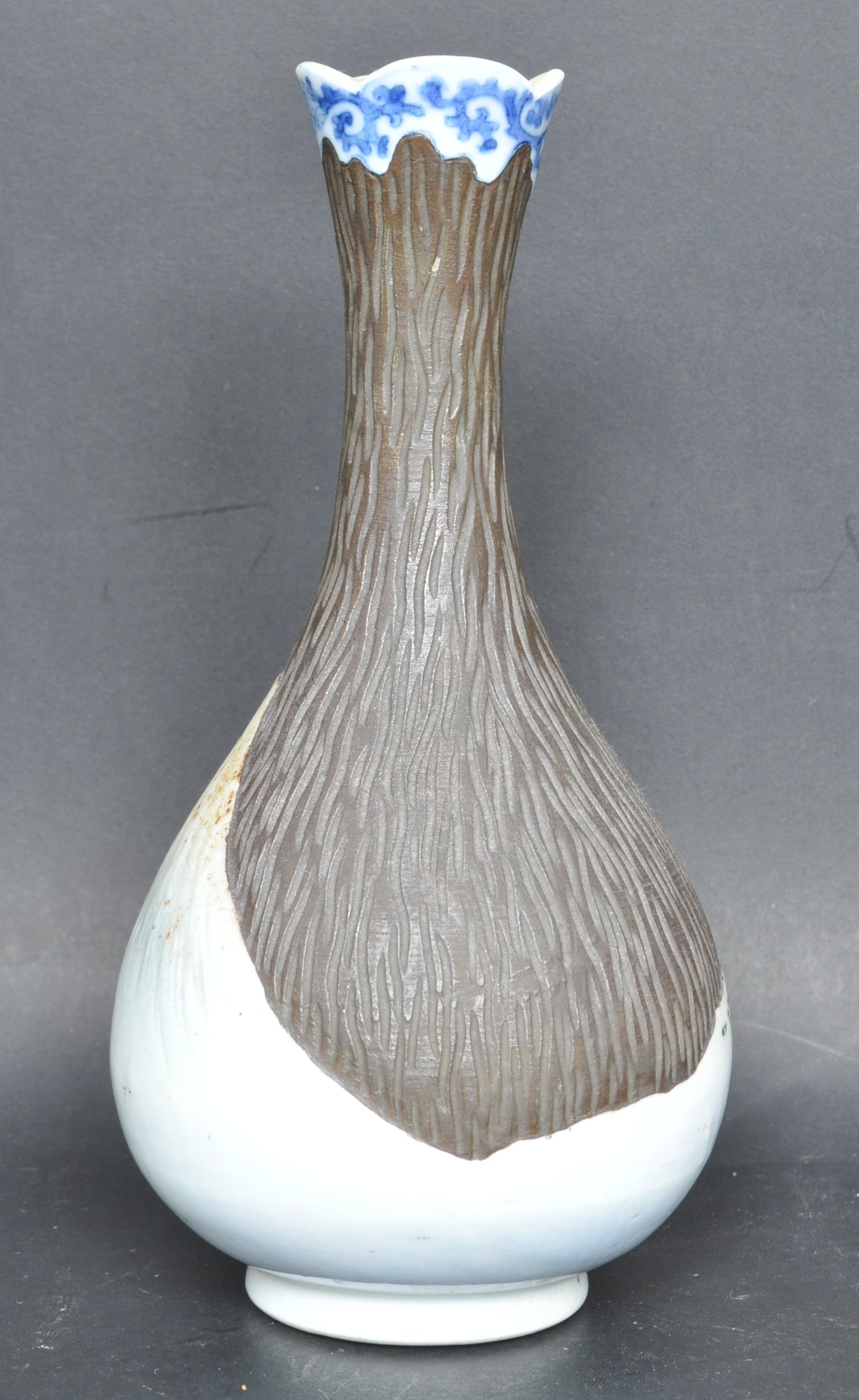 JAPANESE ORIENTAL CERAMIC PORCELAIN MOUNT FUJI VASE - Image 3 of 6